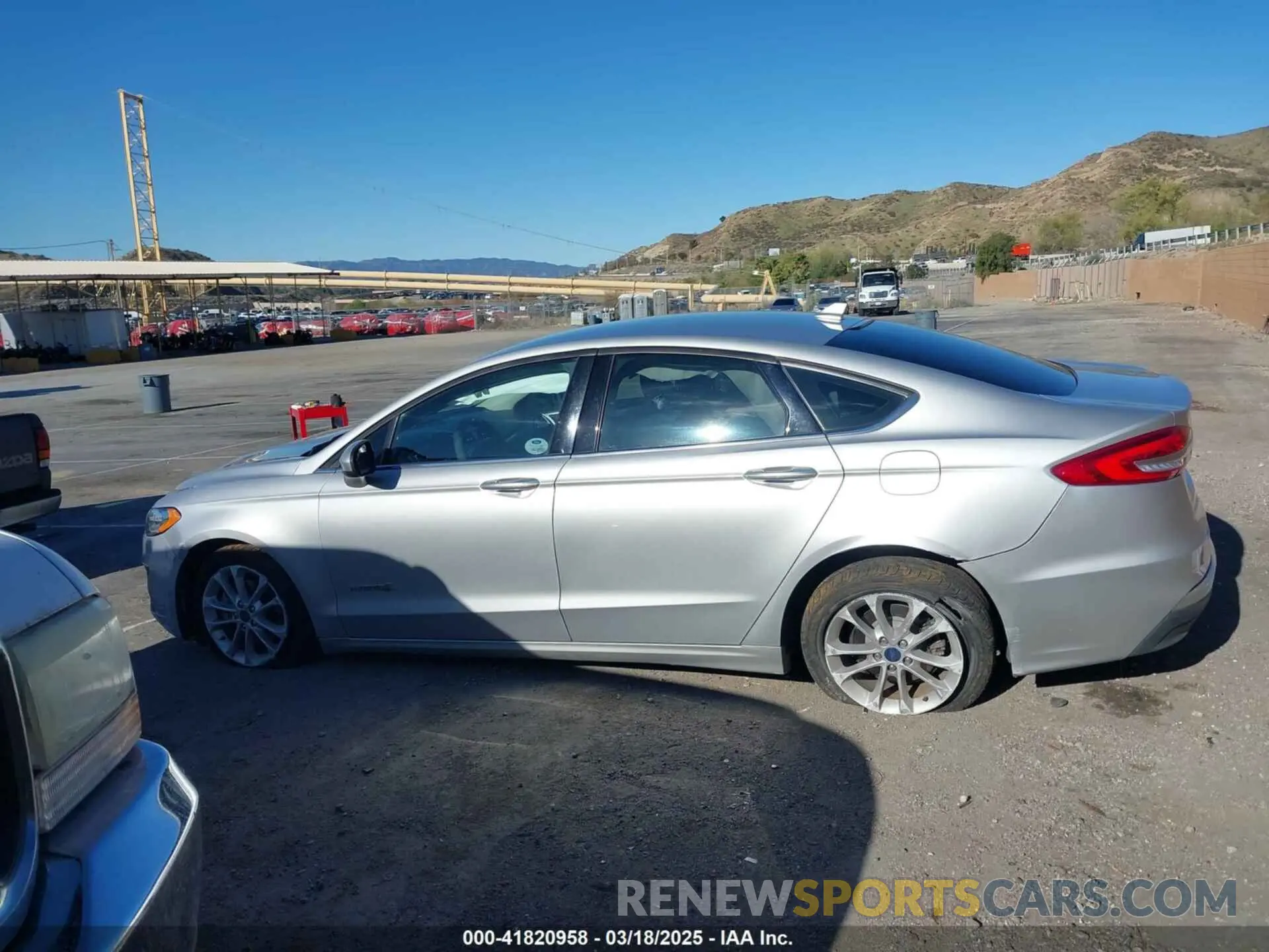 14 Фотография поврежденного автомобиля 3FA6P0LUXKR208139 FORD FUSION HYBRID 2019