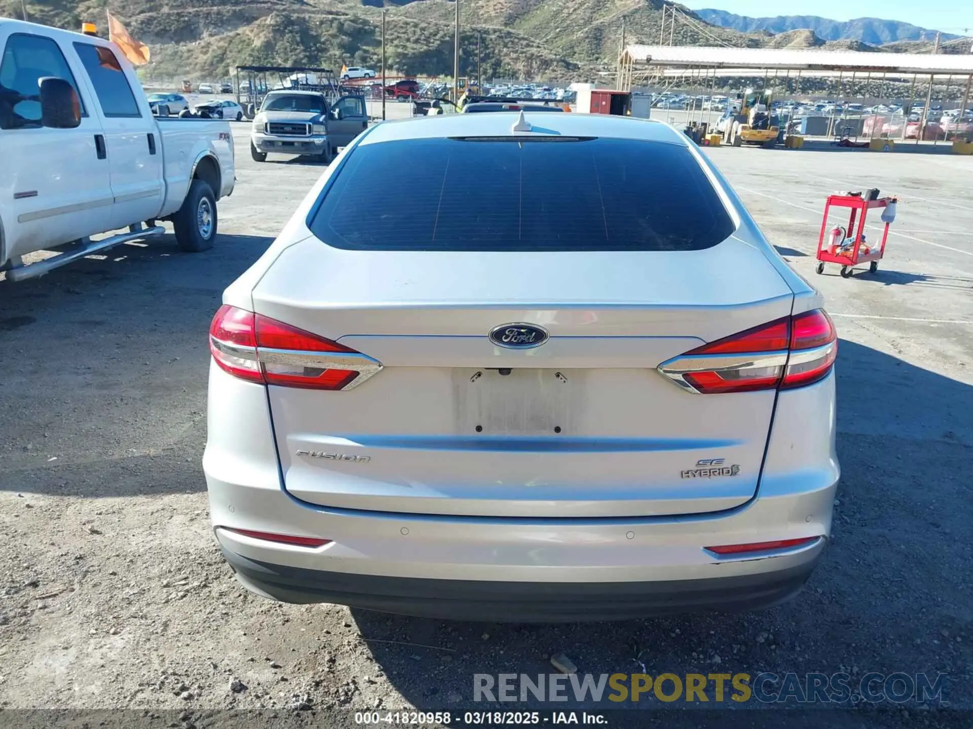 16 Фотография поврежденного автомобиля 3FA6P0LUXKR208139 FORD FUSION HYBRID 2019