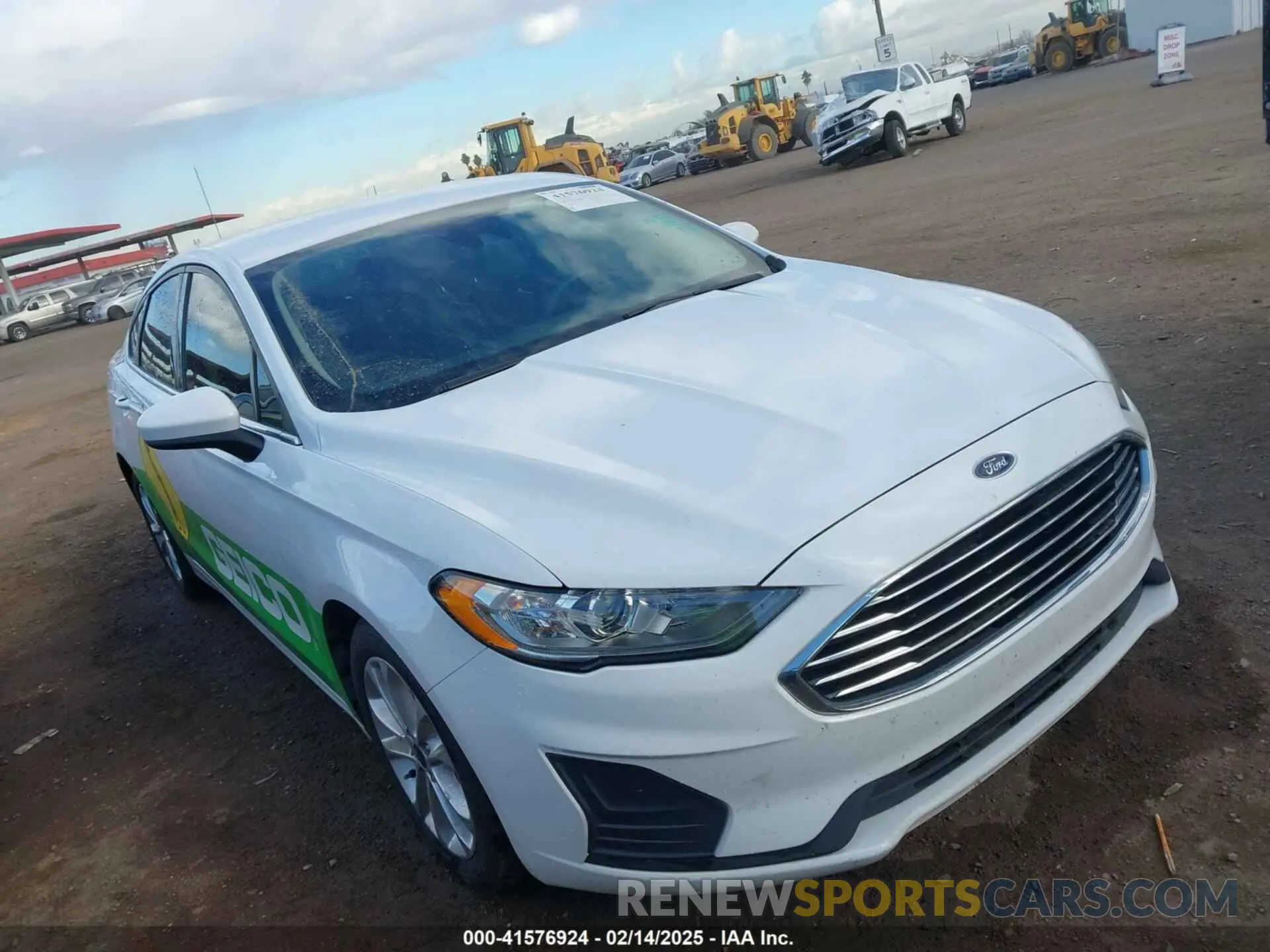 1 Фотография поврежденного автомобиля 3FA6P0LUXKR210375 FORD FUSION HYBRID 2019