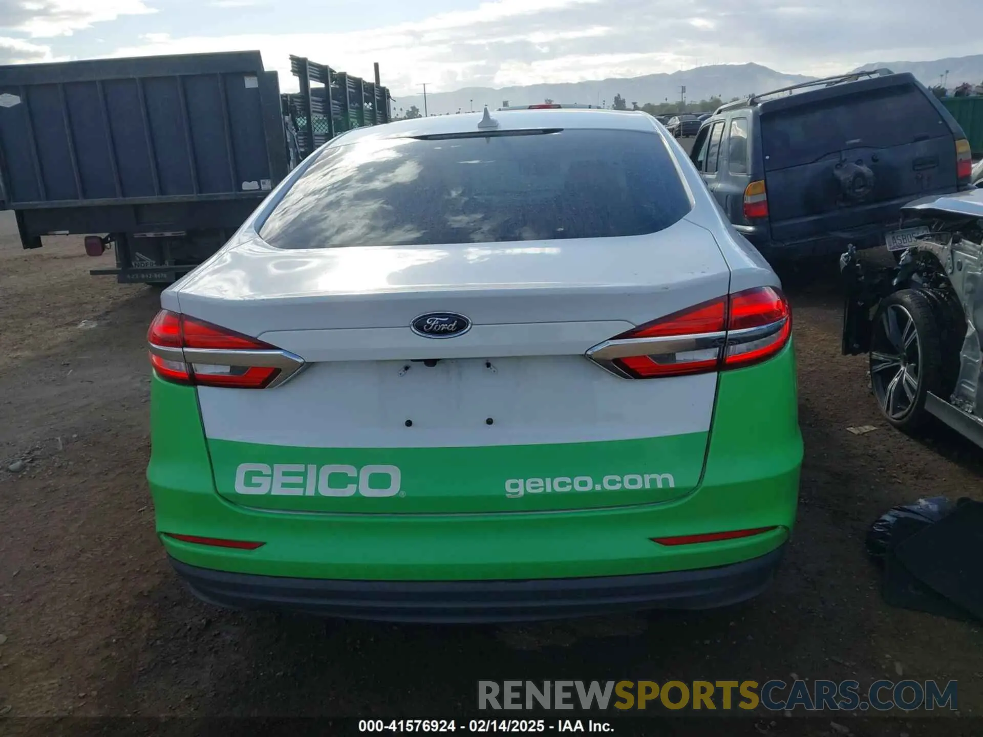 16 Фотография поврежденного автомобиля 3FA6P0LUXKR210375 FORD FUSION HYBRID 2019