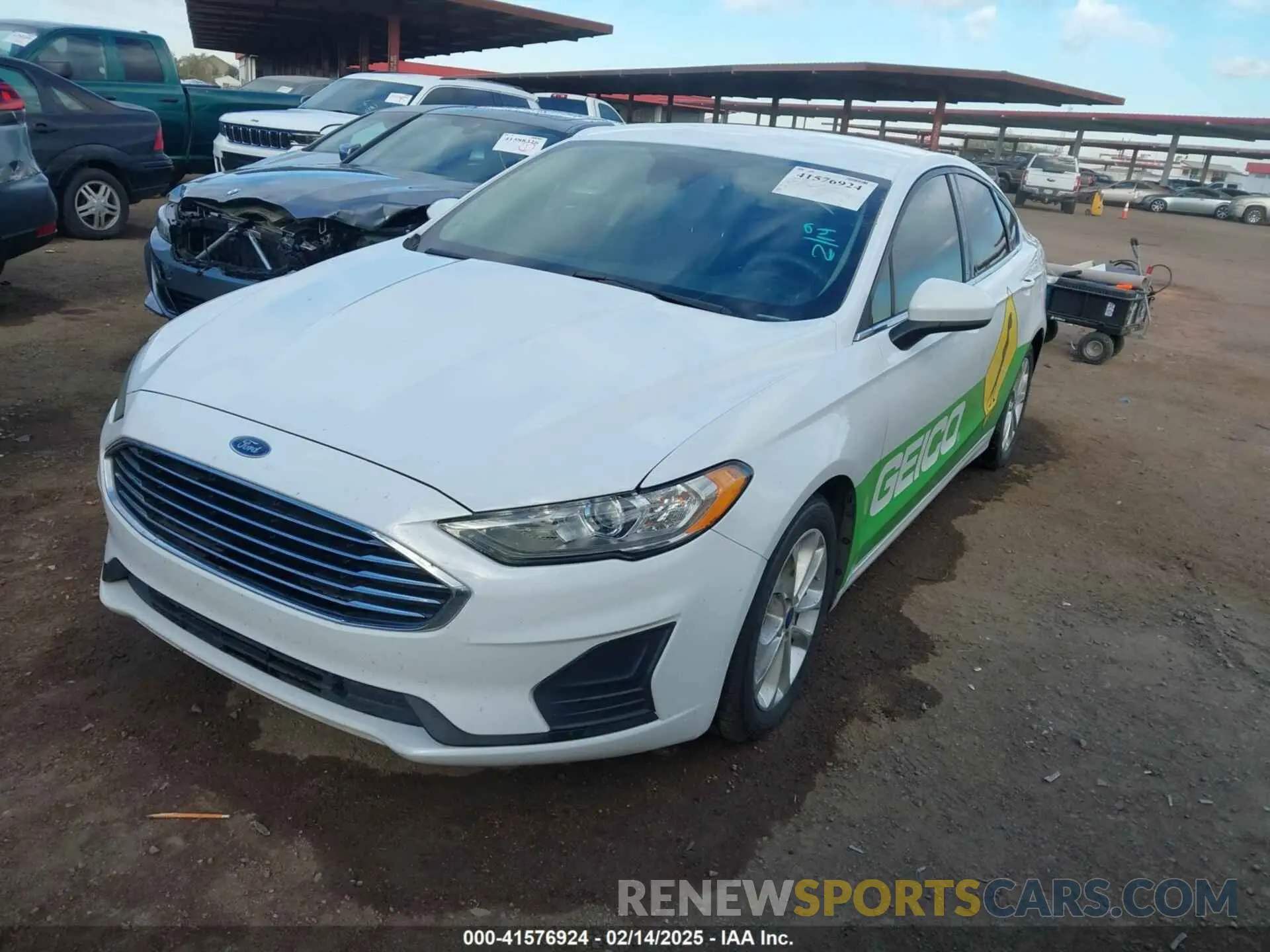 2 Фотография поврежденного автомобиля 3FA6P0LUXKR210375 FORD FUSION HYBRID 2019