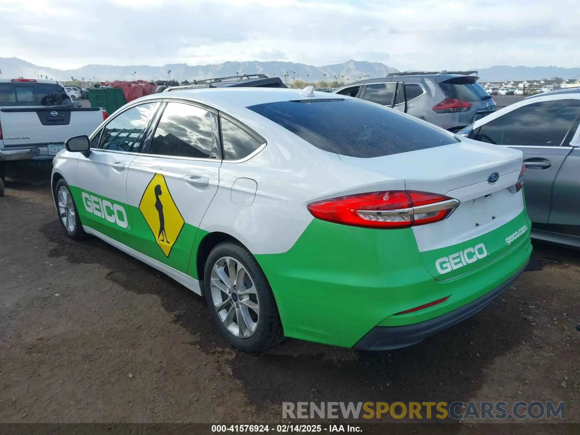 3 Фотография поврежденного автомобиля 3FA6P0LUXKR210375 FORD FUSION HYBRID 2019