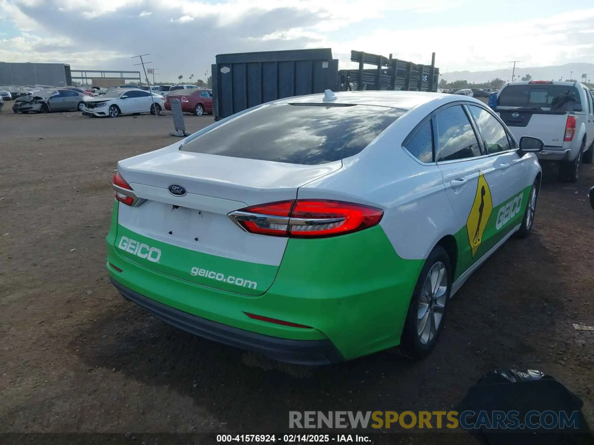 4 Фотография поврежденного автомобиля 3FA6P0LUXKR210375 FORD FUSION HYBRID 2019