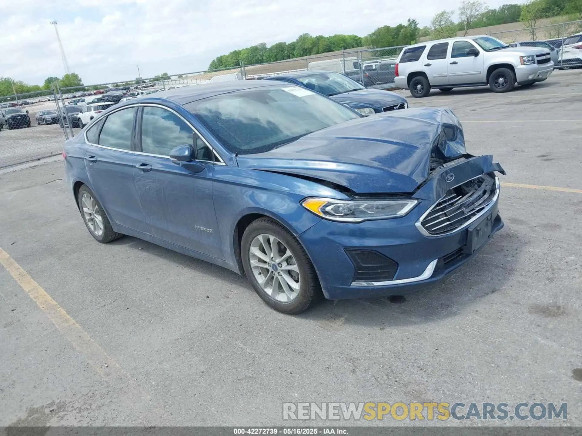 1 Фотография поврежденного автомобиля 3FA6P0MU2KR140367 FORD FUSION HYBRID 2019