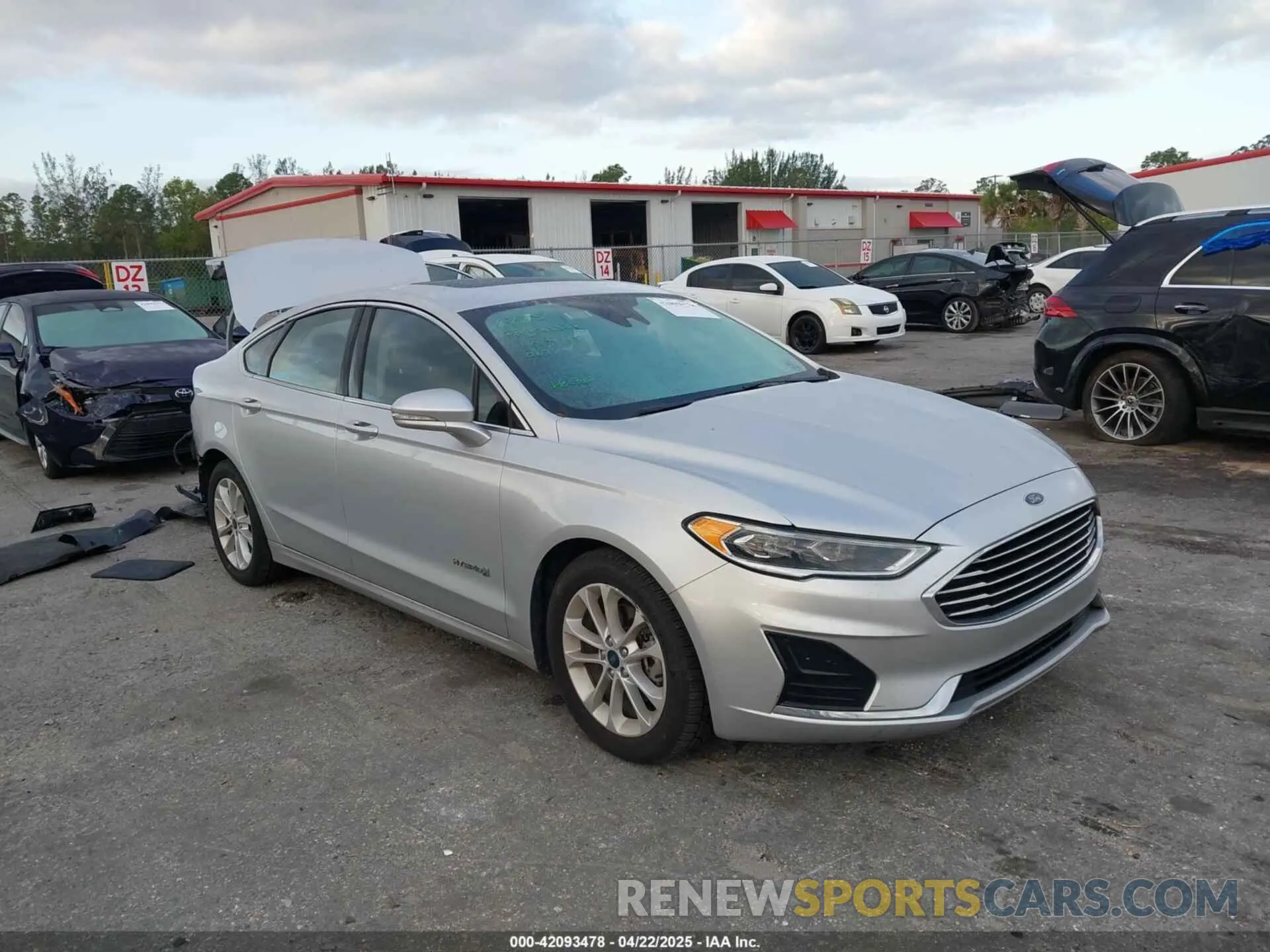 1 Photograph of a damaged car 3FA6P0MU3KR136943 FORD FUSION HYBRID 2019