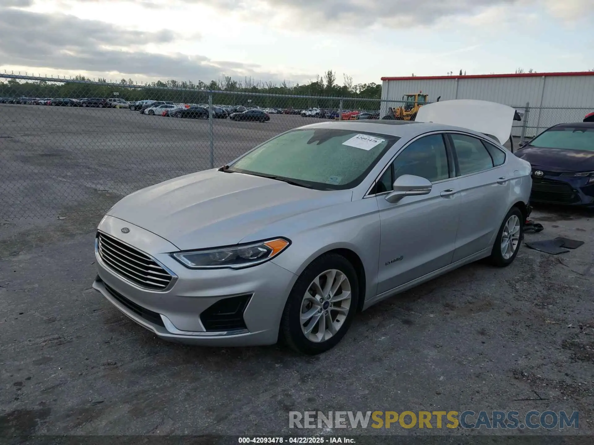 2 Photograph of a damaged car 3FA6P0MU3KR136943 FORD FUSION HYBRID 2019