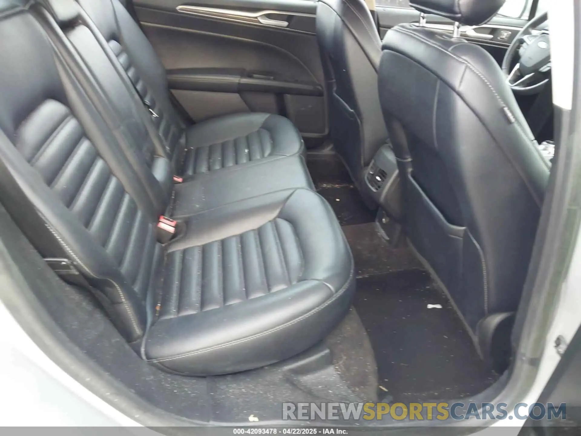 8 Photograph of a damaged car 3FA6P0MU3KR136943 FORD FUSION HYBRID 2019