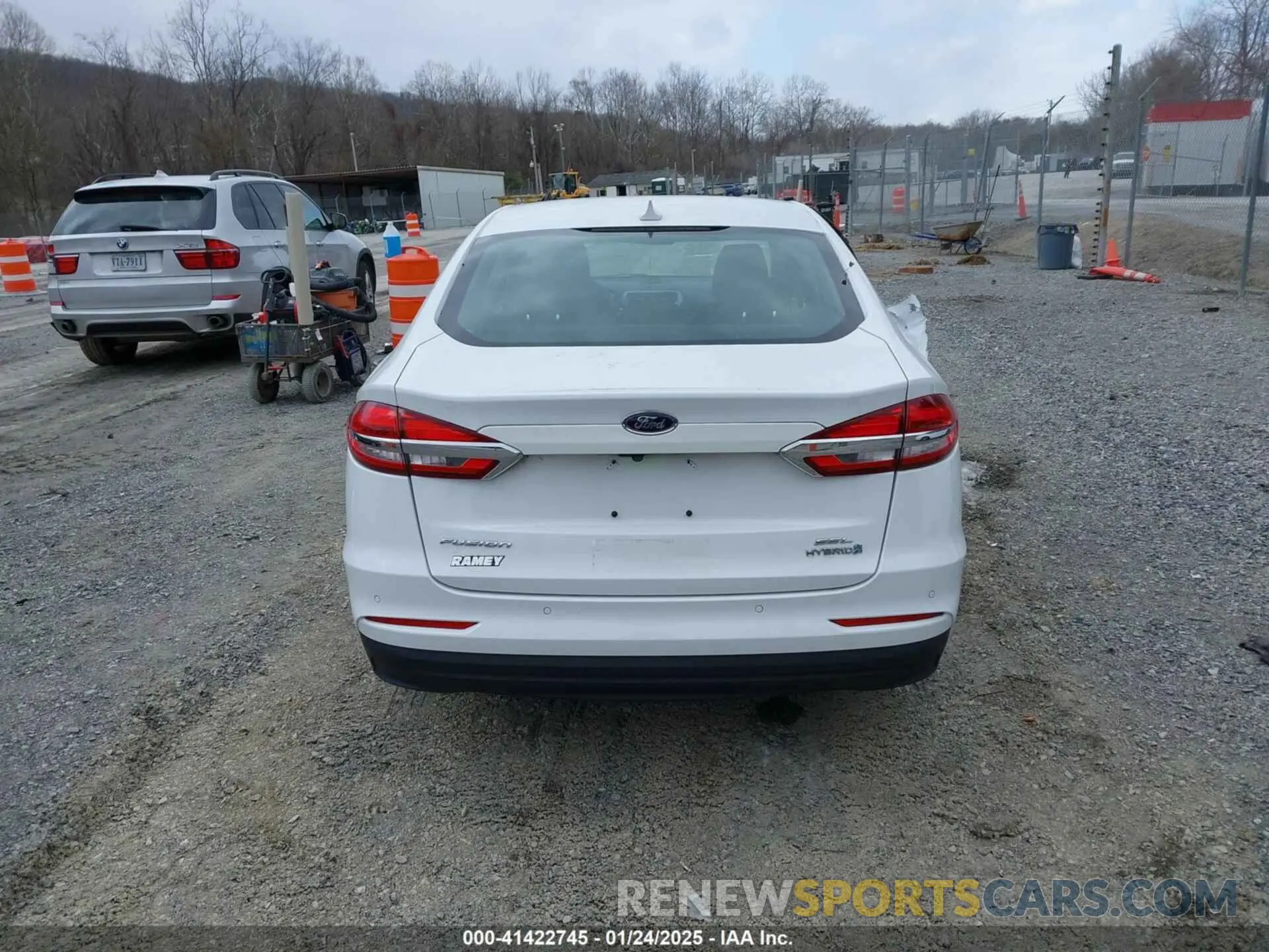 16 Фотография поврежденного автомобиля 3FA6P0MU3KR189612 FORD FUSION HYBRID 2019