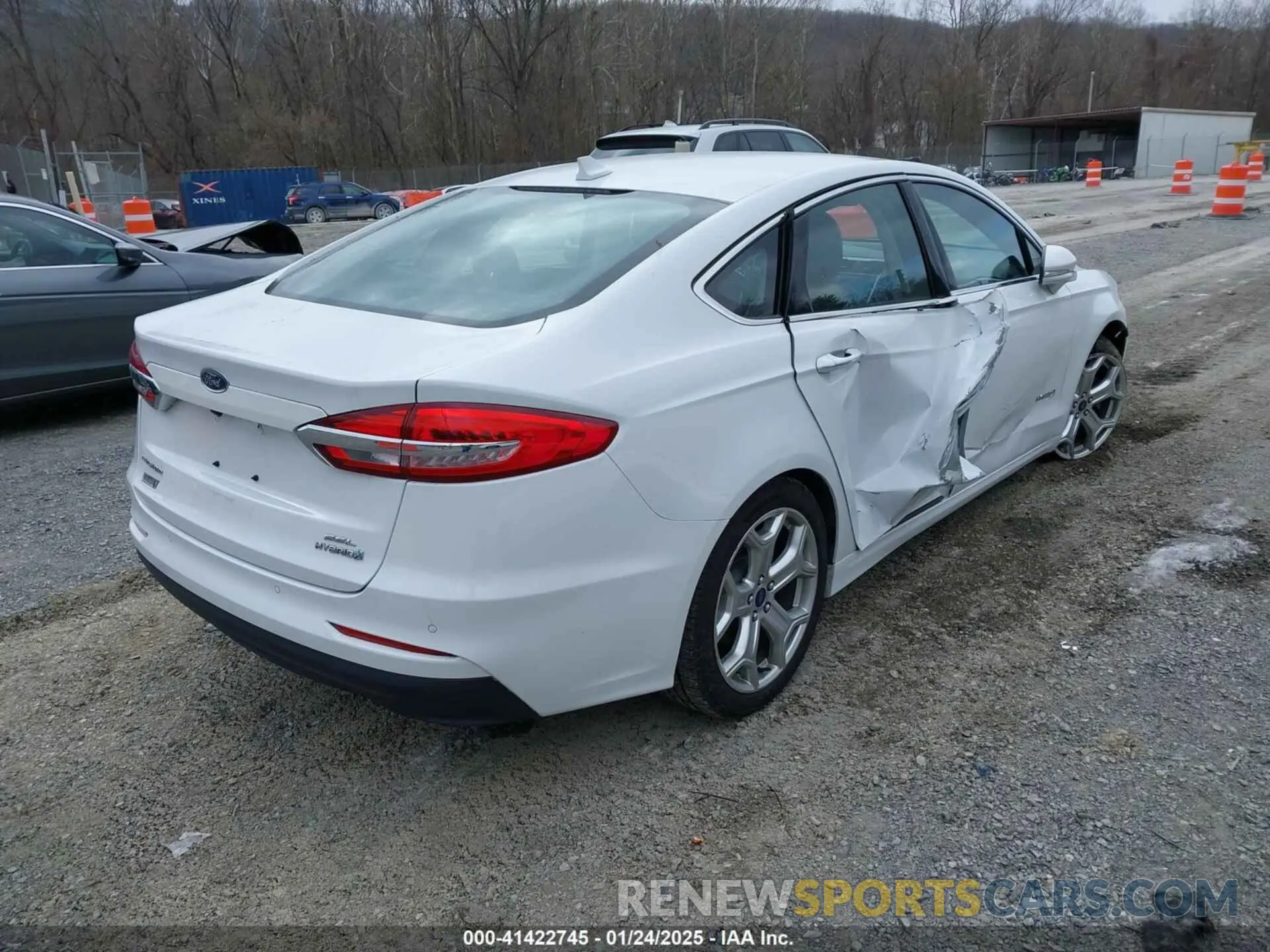 4 Фотография поврежденного автомобиля 3FA6P0MU3KR189612 FORD FUSION HYBRID 2019