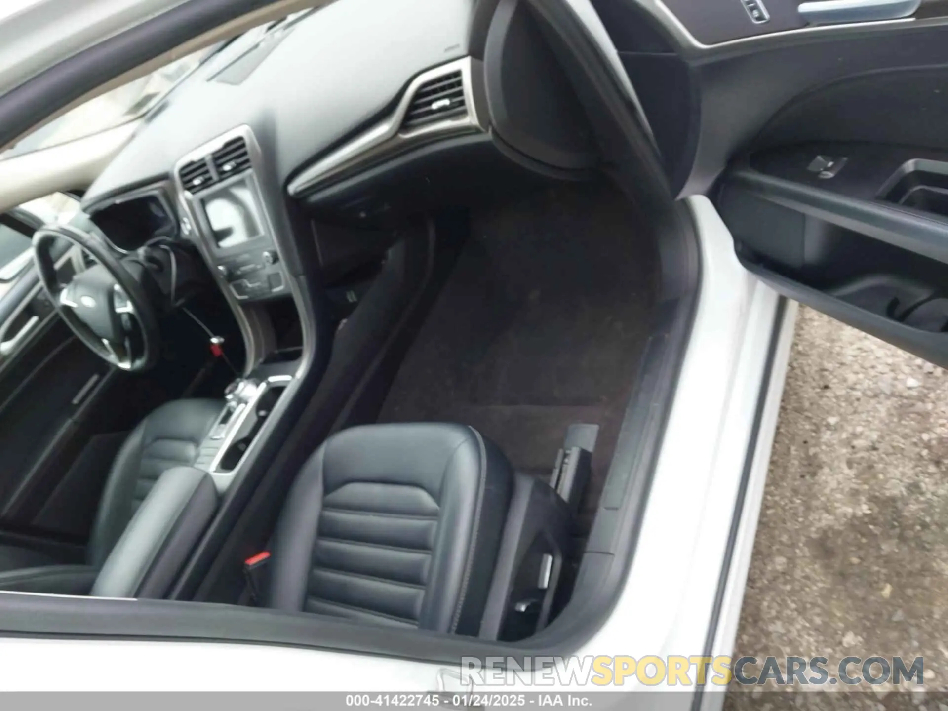 5 Фотография поврежденного автомобиля 3FA6P0MU3KR189612 FORD FUSION HYBRID 2019