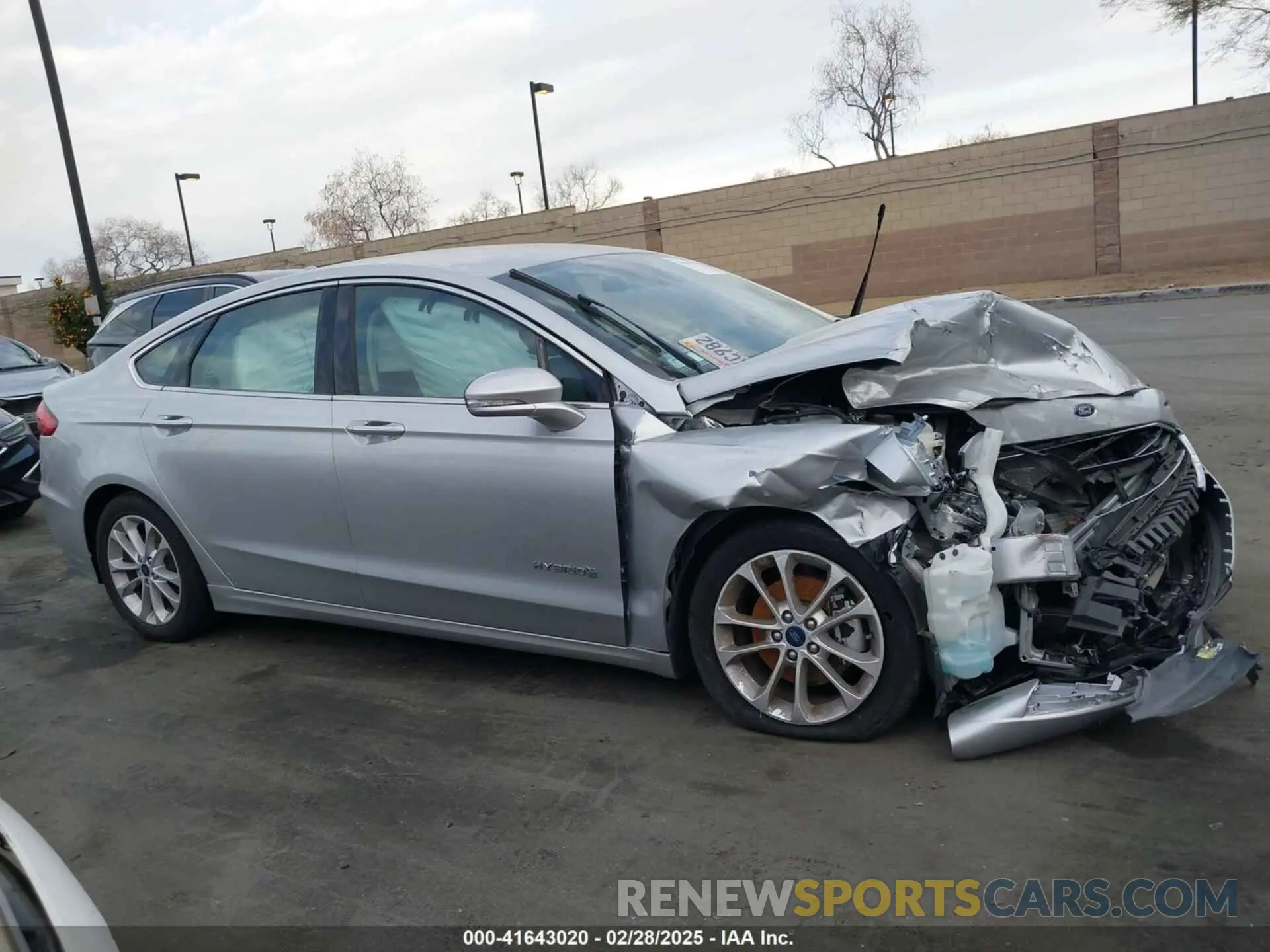 13 Фотография поврежденного автомобиля 3FA6P0MU3KR262056 FORD FUSION HYBRID 2019