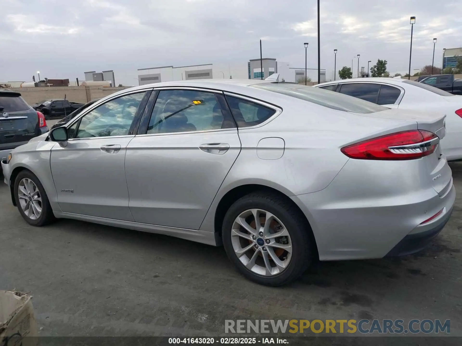 14 Фотография поврежденного автомобиля 3FA6P0MU3KR262056 FORD FUSION HYBRID 2019