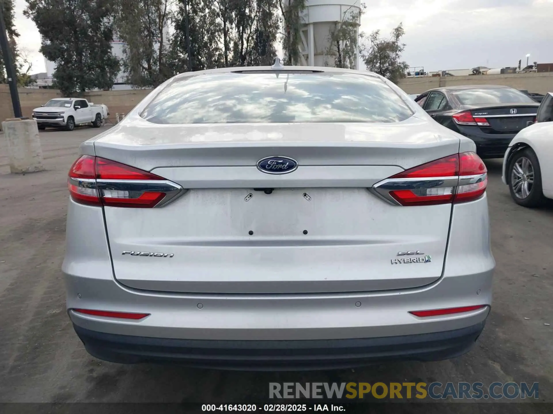 16 Фотография поврежденного автомобиля 3FA6P0MU3KR262056 FORD FUSION HYBRID 2019