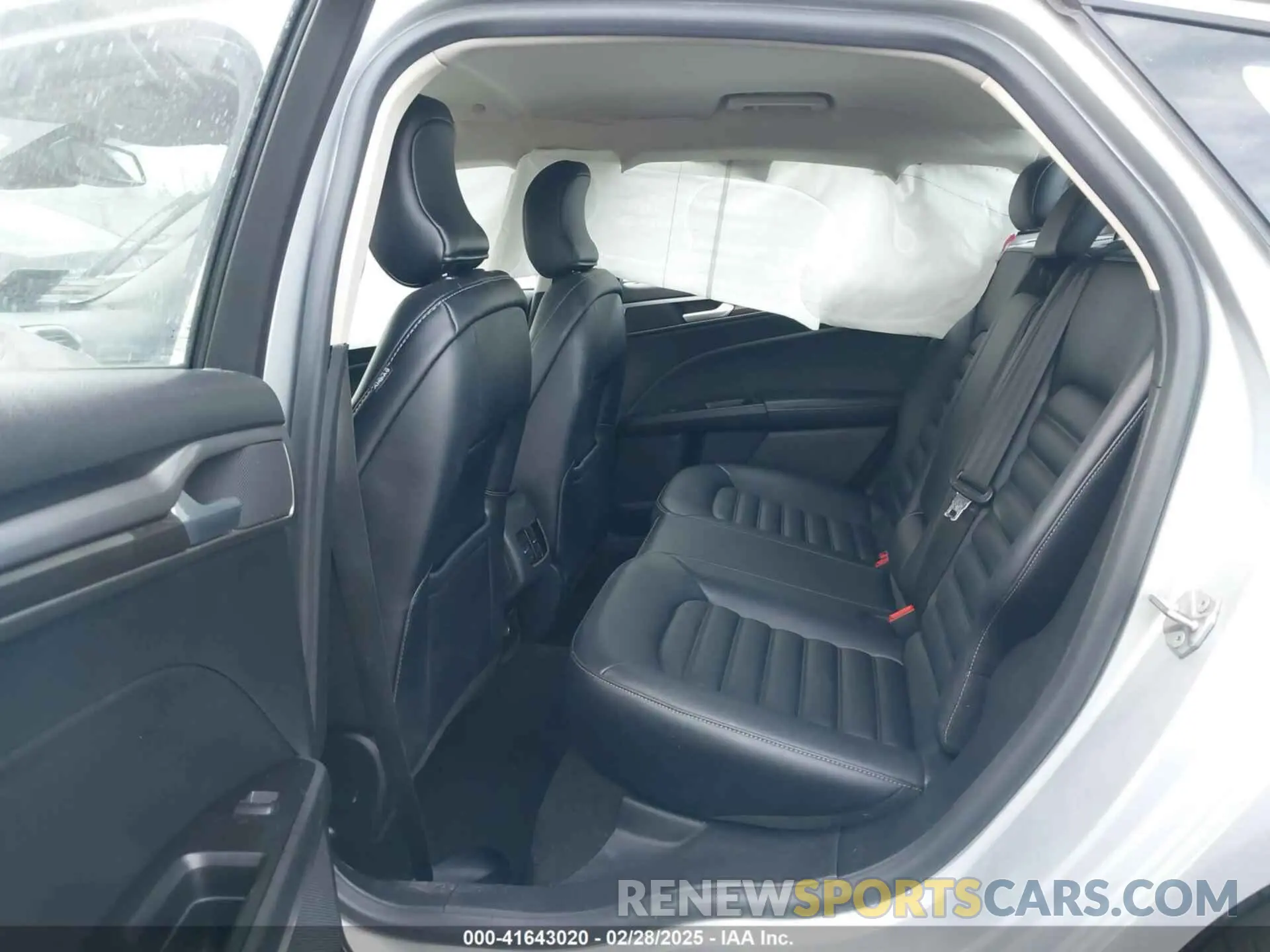 8 Фотография поврежденного автомобиля 3FA6P0MU3KR262056 FORD FUSION HYBRID 2019