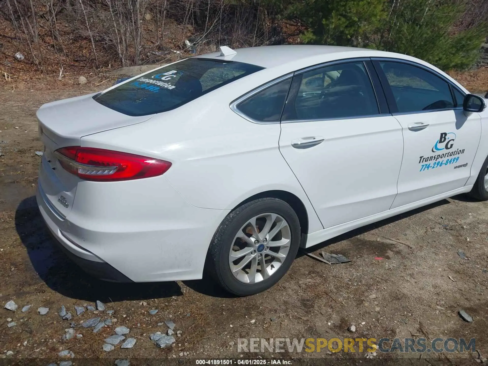 4 Photograph of a damaged car 3FA6P0MU4KR154299 FORD FUSION HYBRID 2019