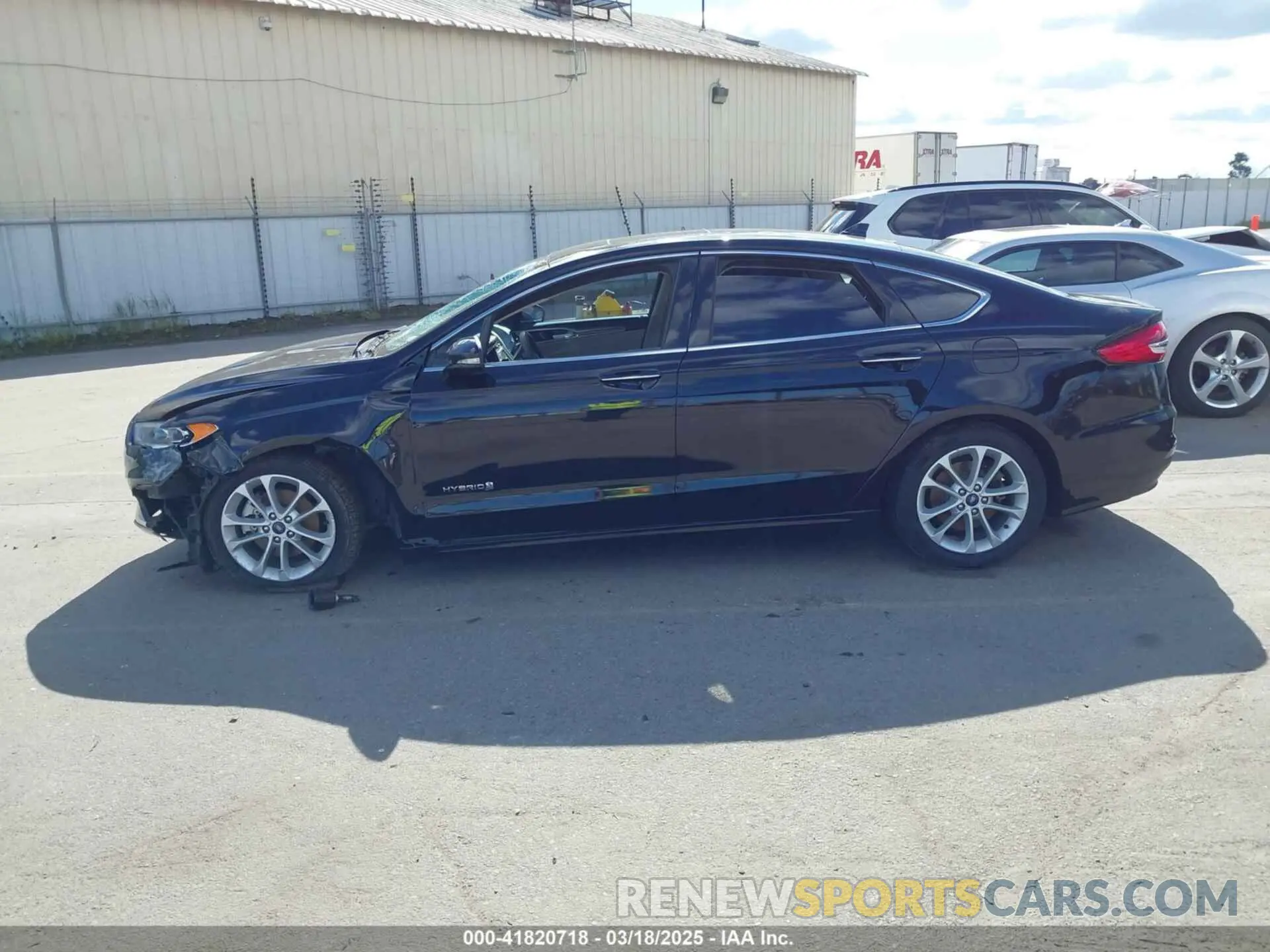 13 Photograph of a damaged car 3FA6P0MU4KR242351 FORD FUSION HYBRID 2019