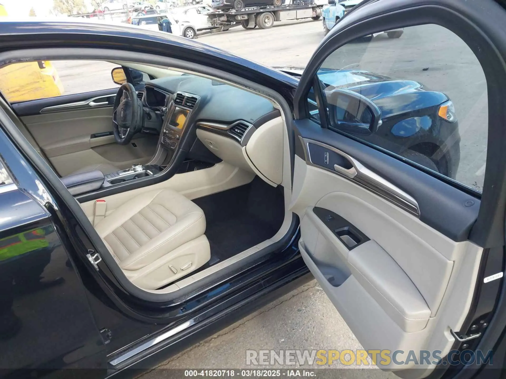 5 Photograph of a damaged car 3FA6P0MU4KR242351 FORD FUSION HYBRID 2019