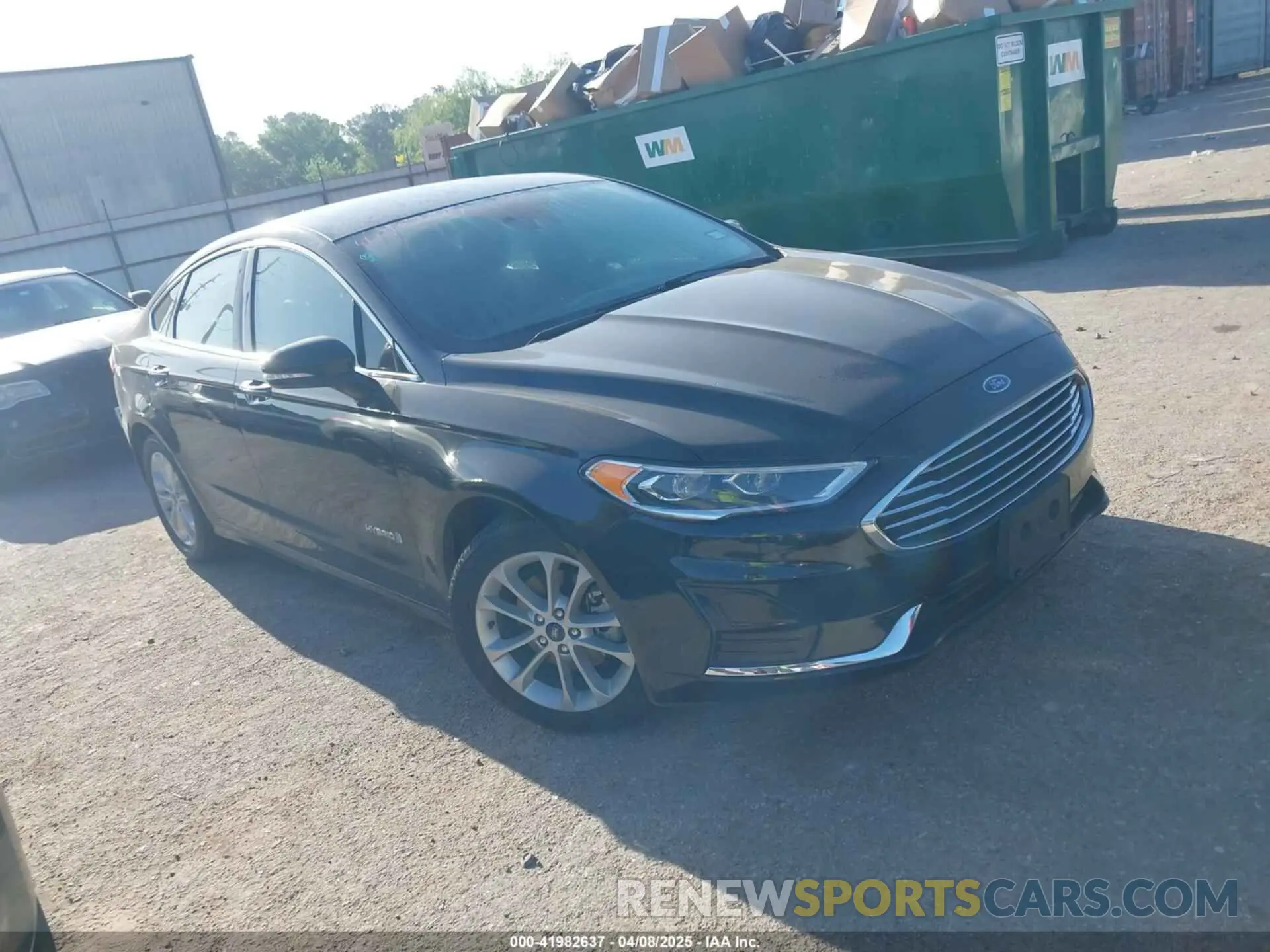1 Фотография поврежденного автомобиля 3FA6P0MU5KR203851 FORD FUSION HYBRID 2019