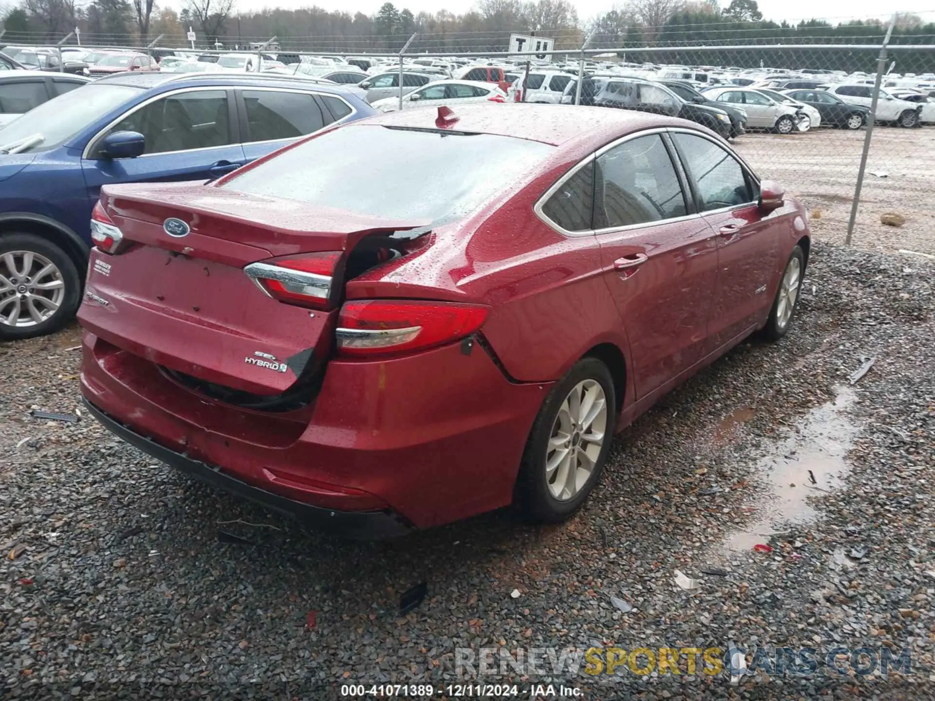 4 Photograph of a damaged car 3FA6P0MU6KR136726 FORD FUSION HYBRID 2019