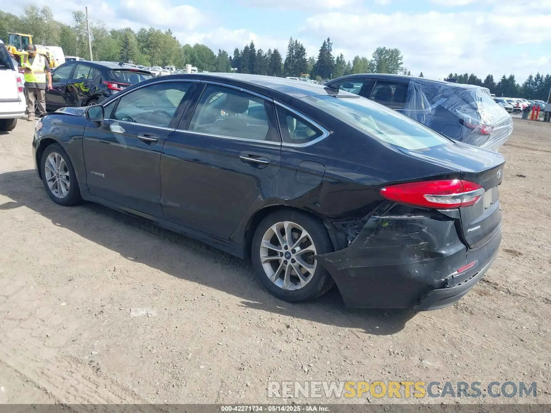 3 Фотография поврежденного автомобиля 3FA6P0MU7KR220148 FORD FUSION HYBRID 2019