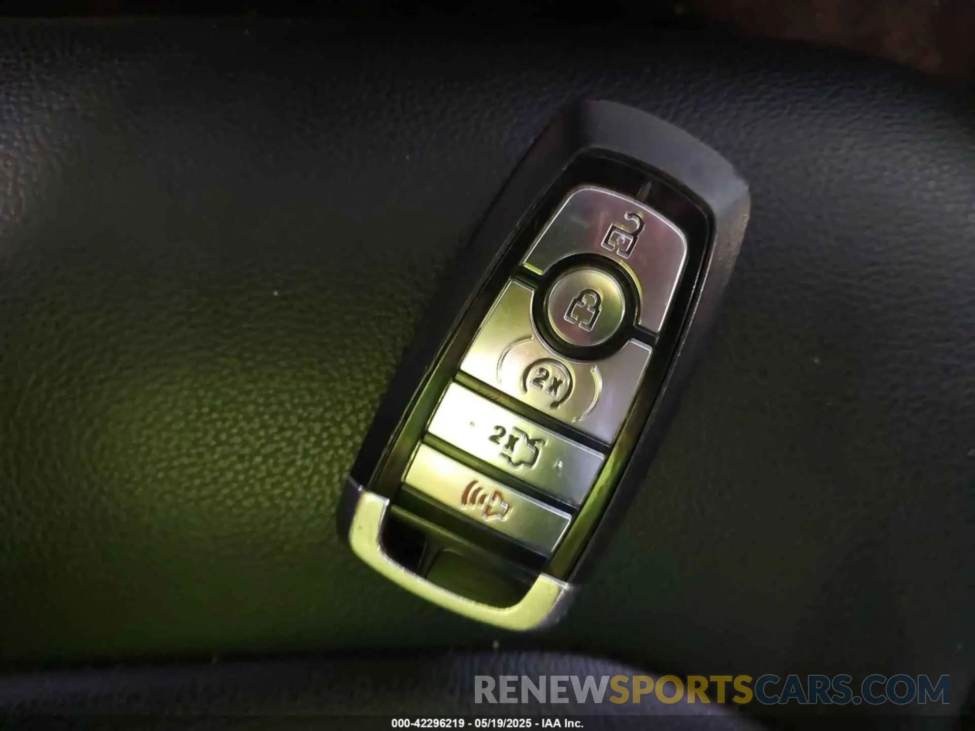 11 Photograph of a damaged car 3FA6P0MUXKR109237 FORD FUSION HYBRID 2019
