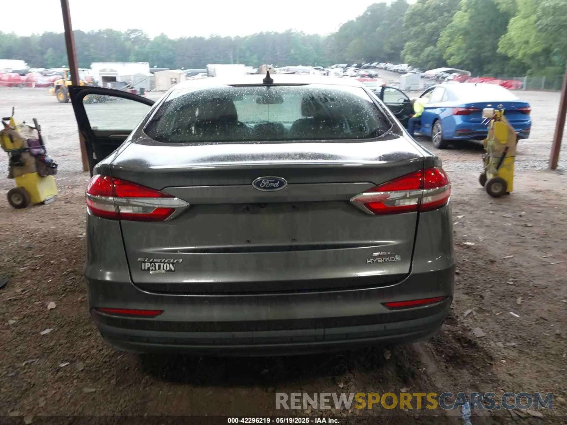 16 Photograph of a damaged car 3FA6P0MUXKR109237 FORD FUSION HYBRID 2019