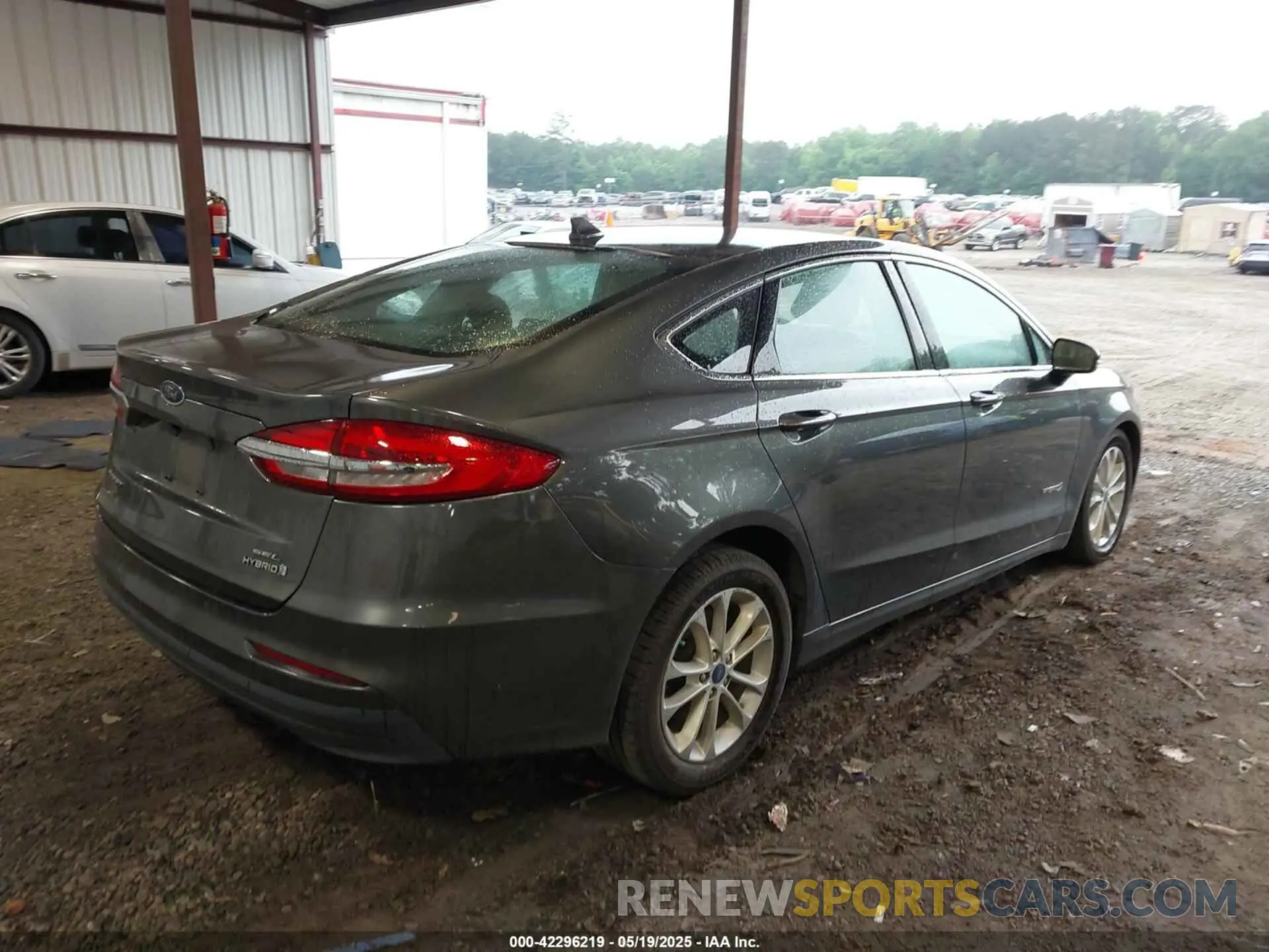 4 Photograph of a damaged car 3FA6P0MUXKR109237 FORD FUSION HYBRID 2019
