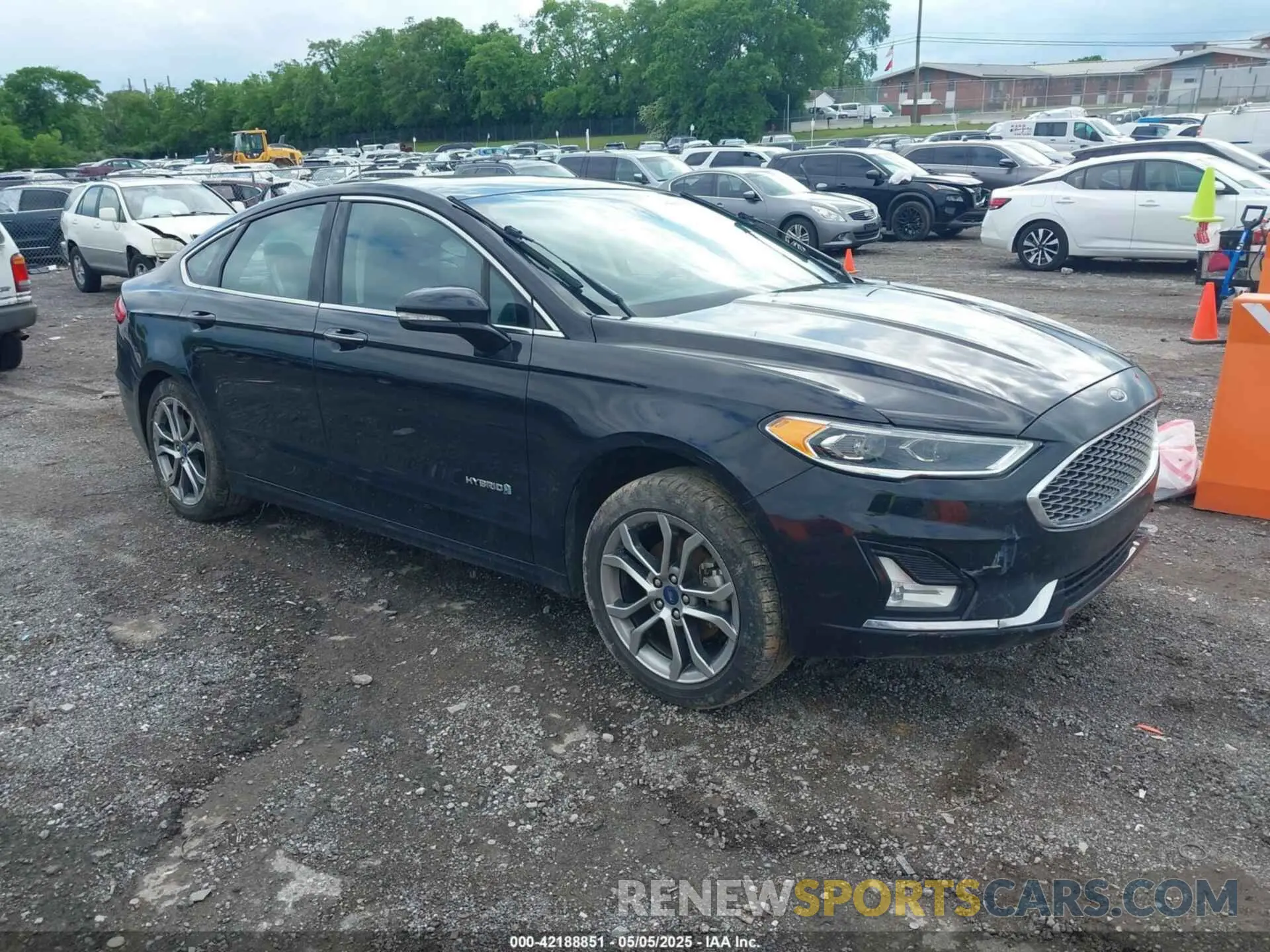 1 Фотография поврежденного автомобиля 3FA6P0RU0KR169164 FORD FUSION HYBRID 2019