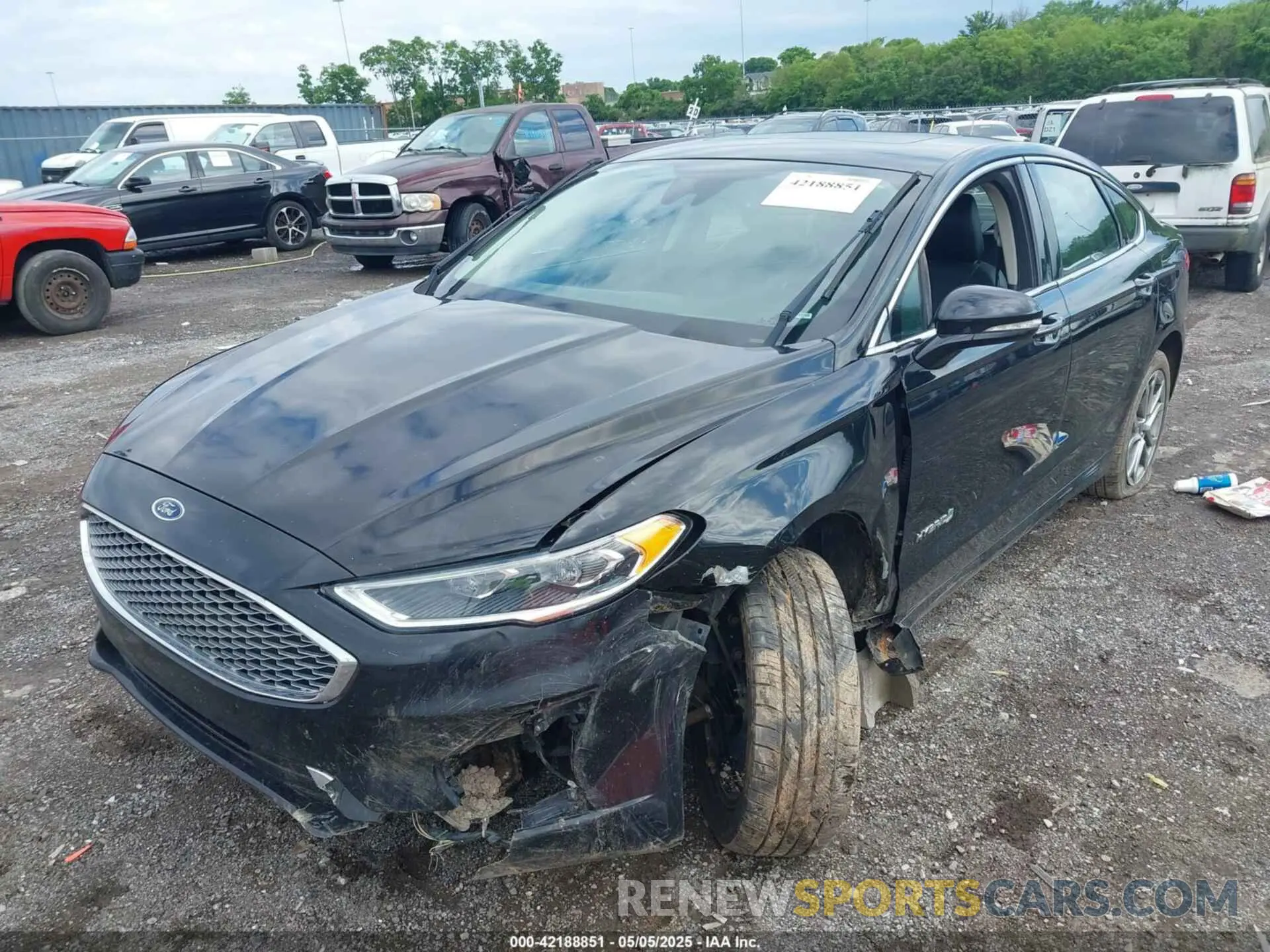 2 Фотография поврежденного автомобиля 3FA6P0RU0KR169164 FORD FUSION HYBRID 2019
