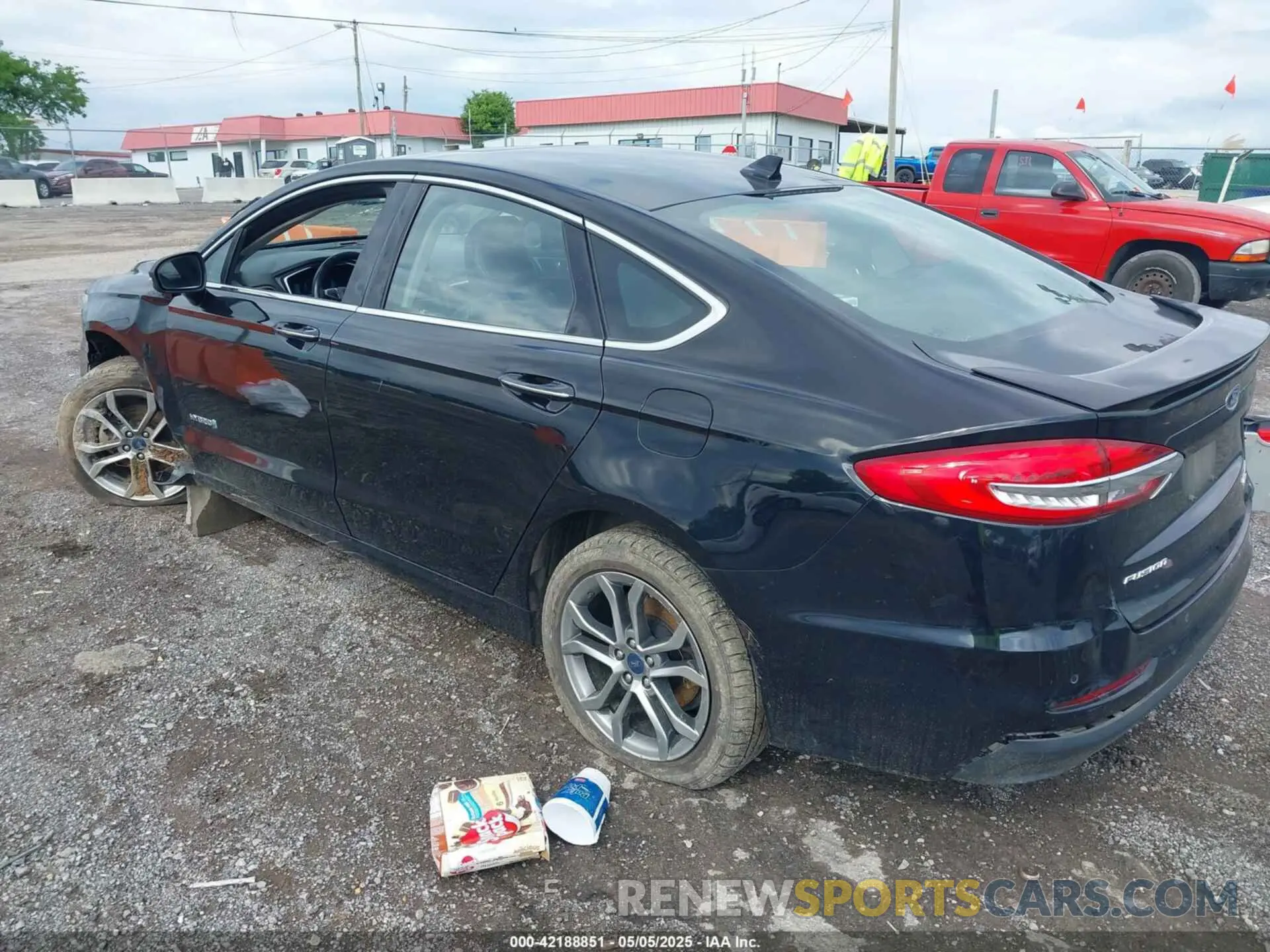 3 Фотография поврежденного автомобиля 3FA6P0RU0KR169164 FORD FUSION HYBRID 2019