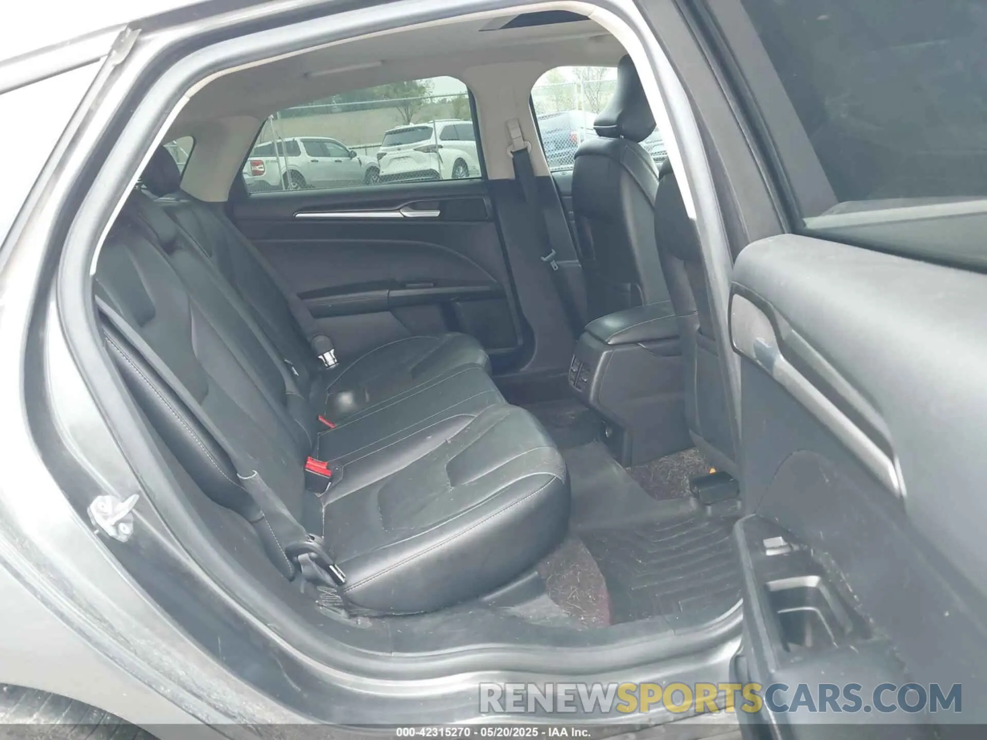 8 Фотография поврежденного автомобиля 3FA6P0RU0KR181931 FORD FUSION HYBRID 2019