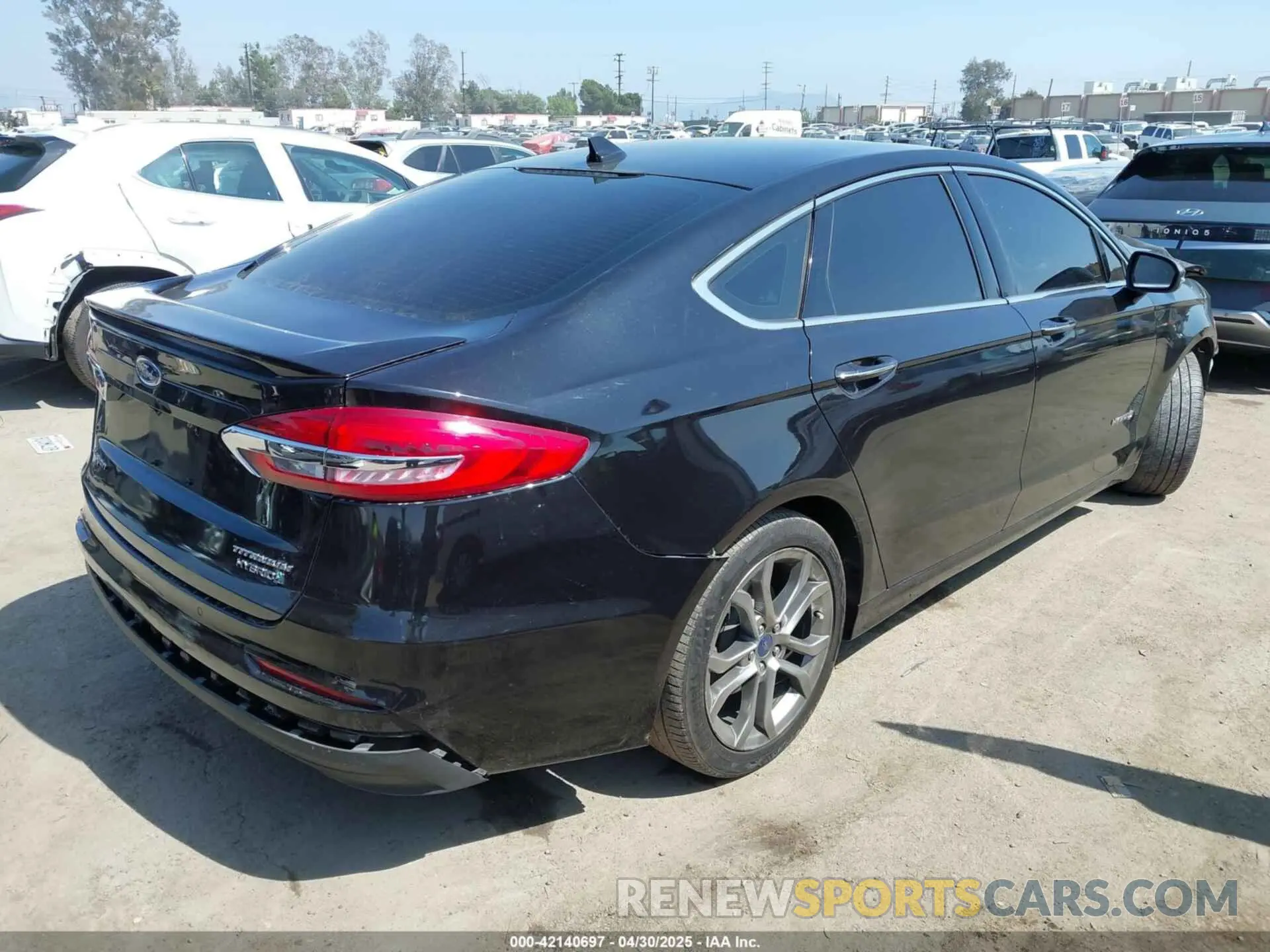4 Photograph of a damaged car 3FA6P0RU2KR168078 FORD FUSION HYBRID 2019