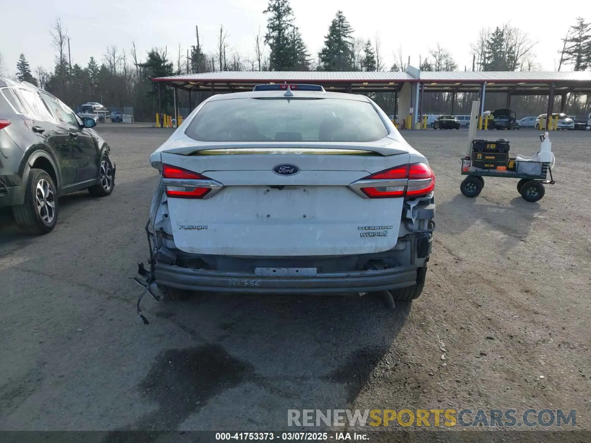 17 Photograph of a damaged car 3FA6P0RU2KR183017 FORD FUSION HYBRID 2019
