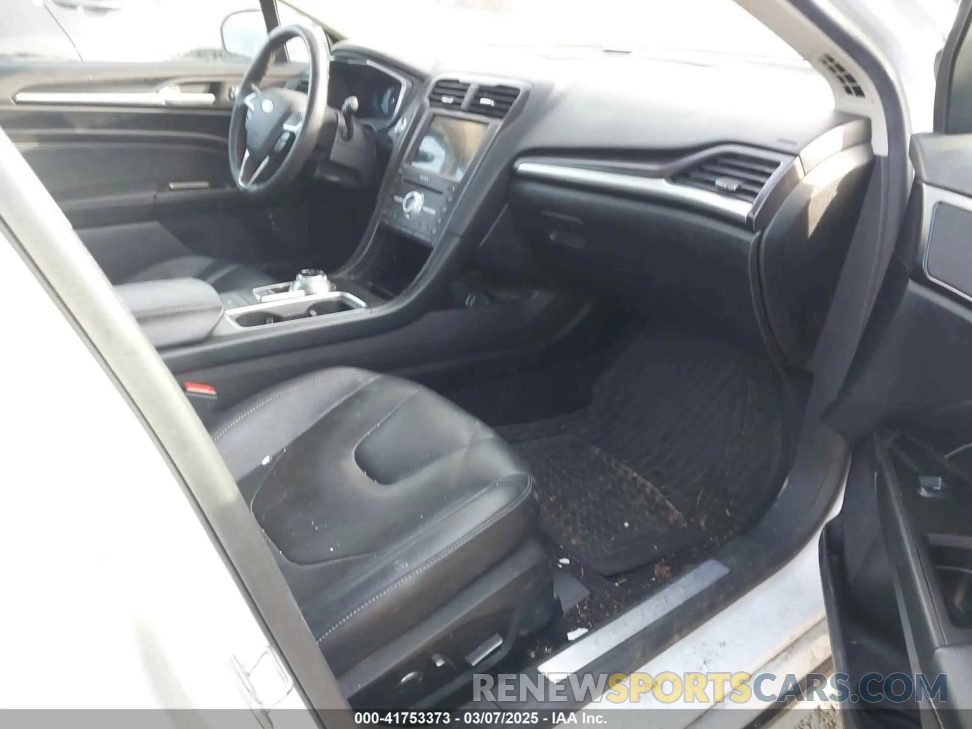 5 Photograph of a damaged car 3FA6P0RU2KR183017 FORD FUSION HYBRID 2019