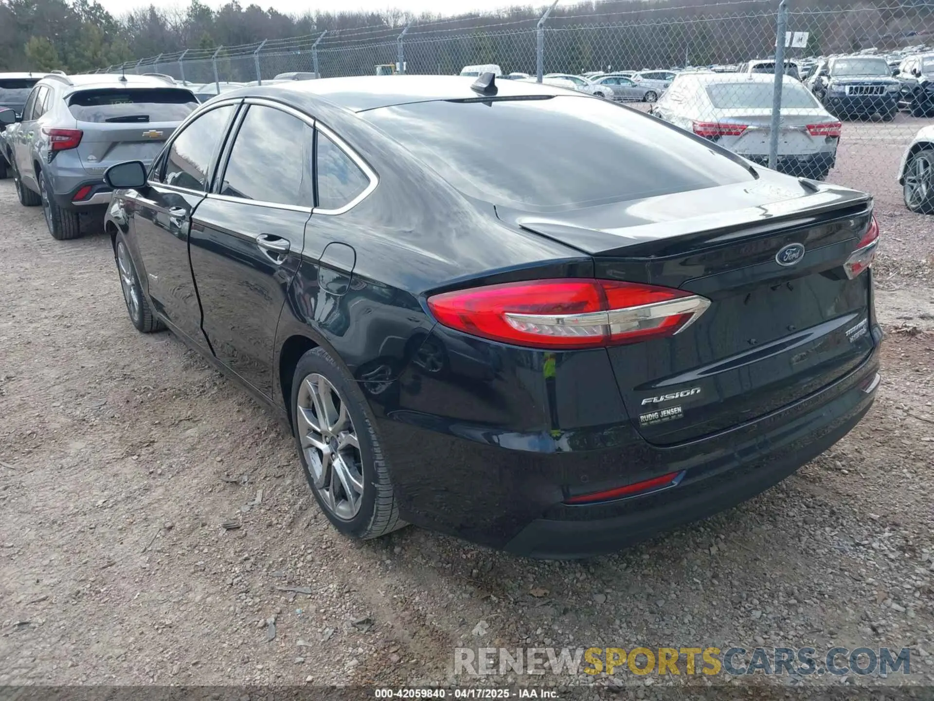 3 Фотография поврежденного автомобиля 3FA6P0RU4KR144445 FORD FUSION HYBRID 2019