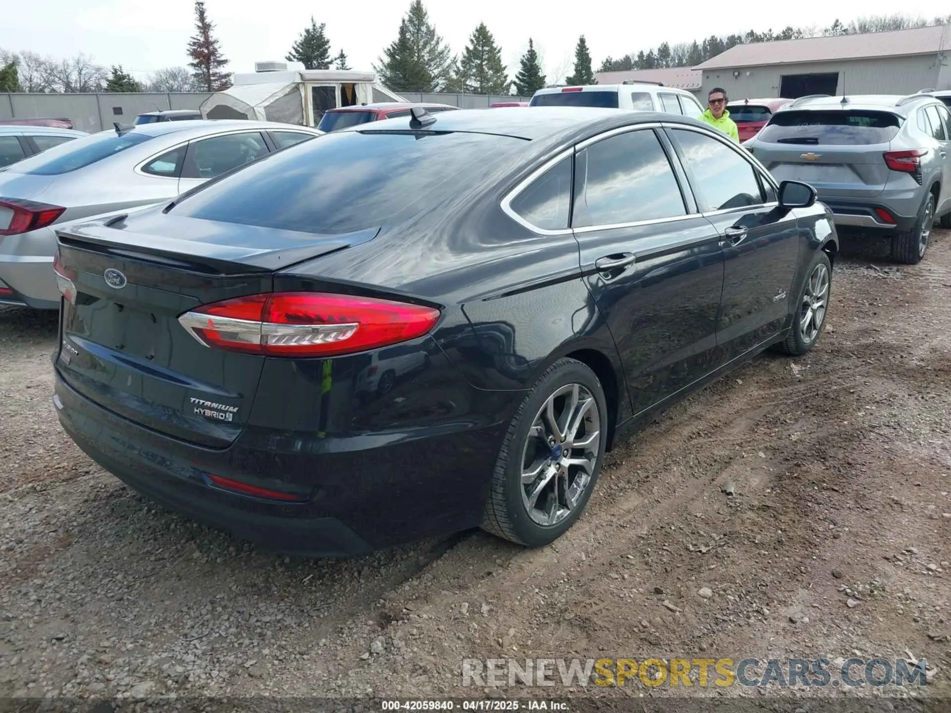 4 Фотография поврежденного автомобиля 3FA6P0RU4KR144445 FORD FUSION HYBRID 2019