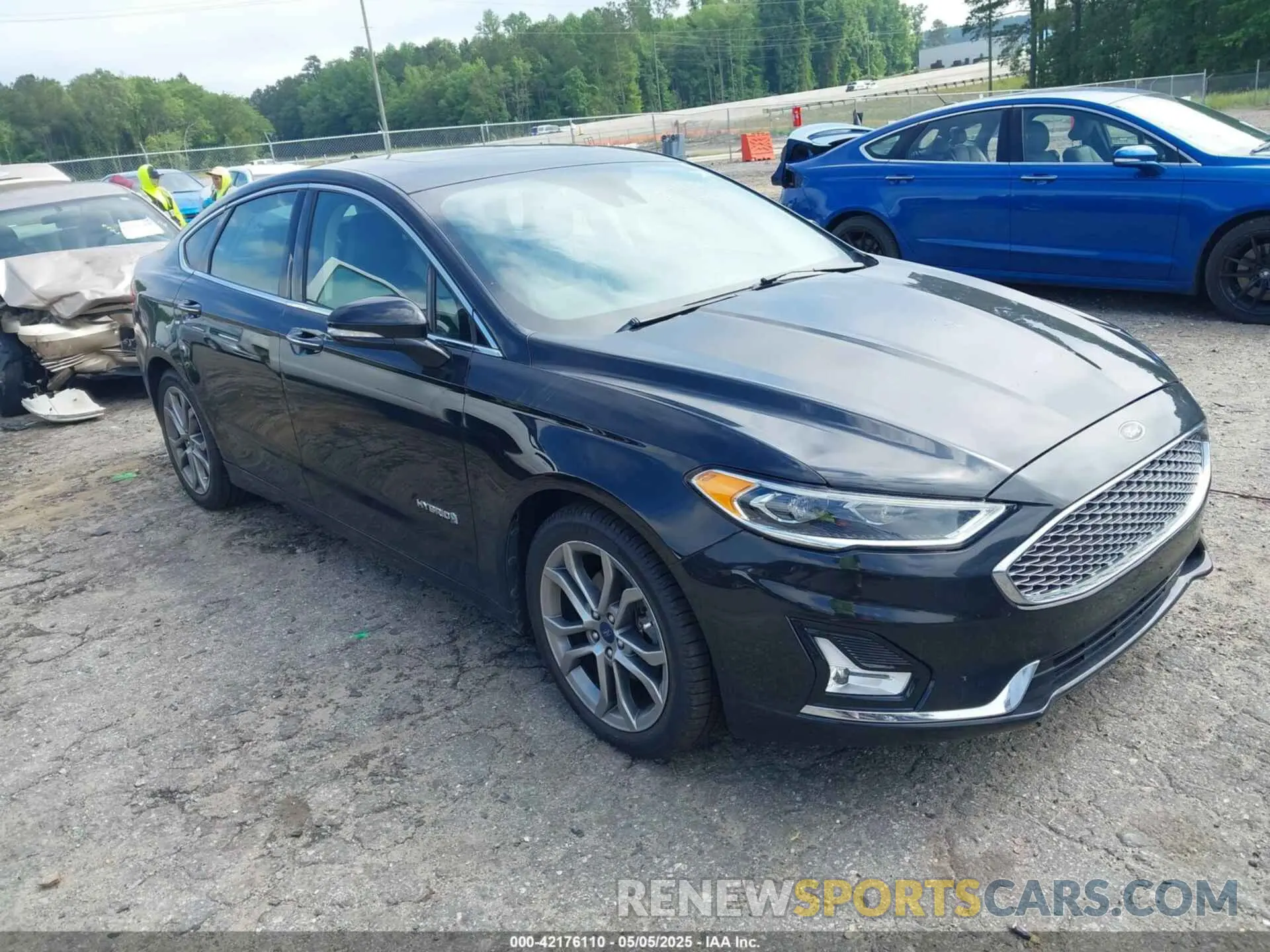 1 Фотография поврежденного автомобиля 3FA6P0RU7KR194482 FORD FUSION HYBRID 2019