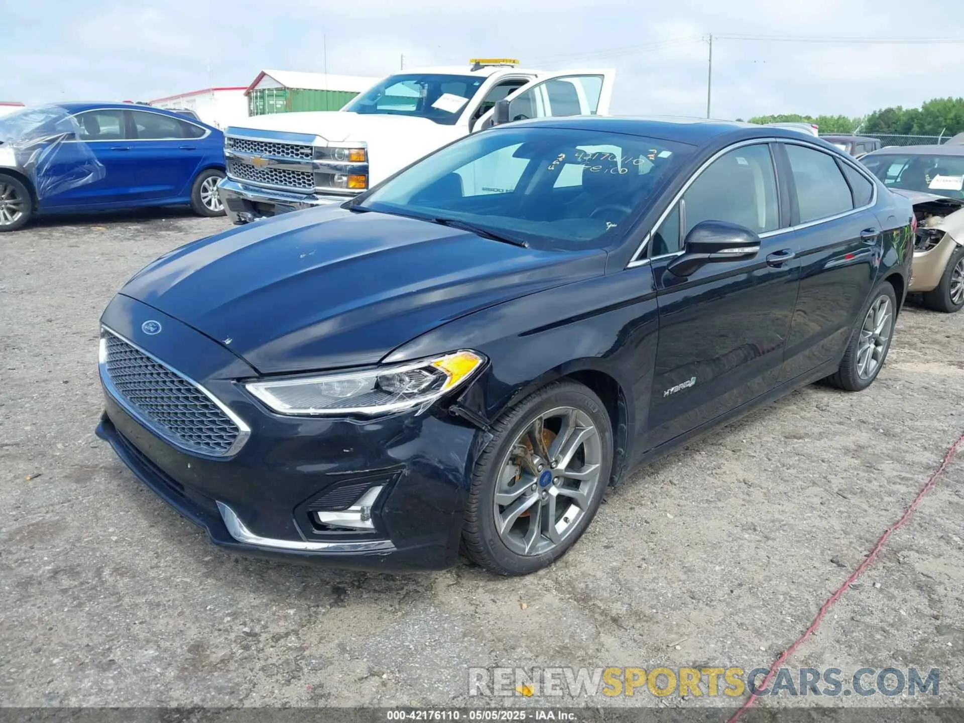 2 Фотография поврежденного автомобиля 3FA6P0RU7KR194482 FORD FUSION HYBRID 2019