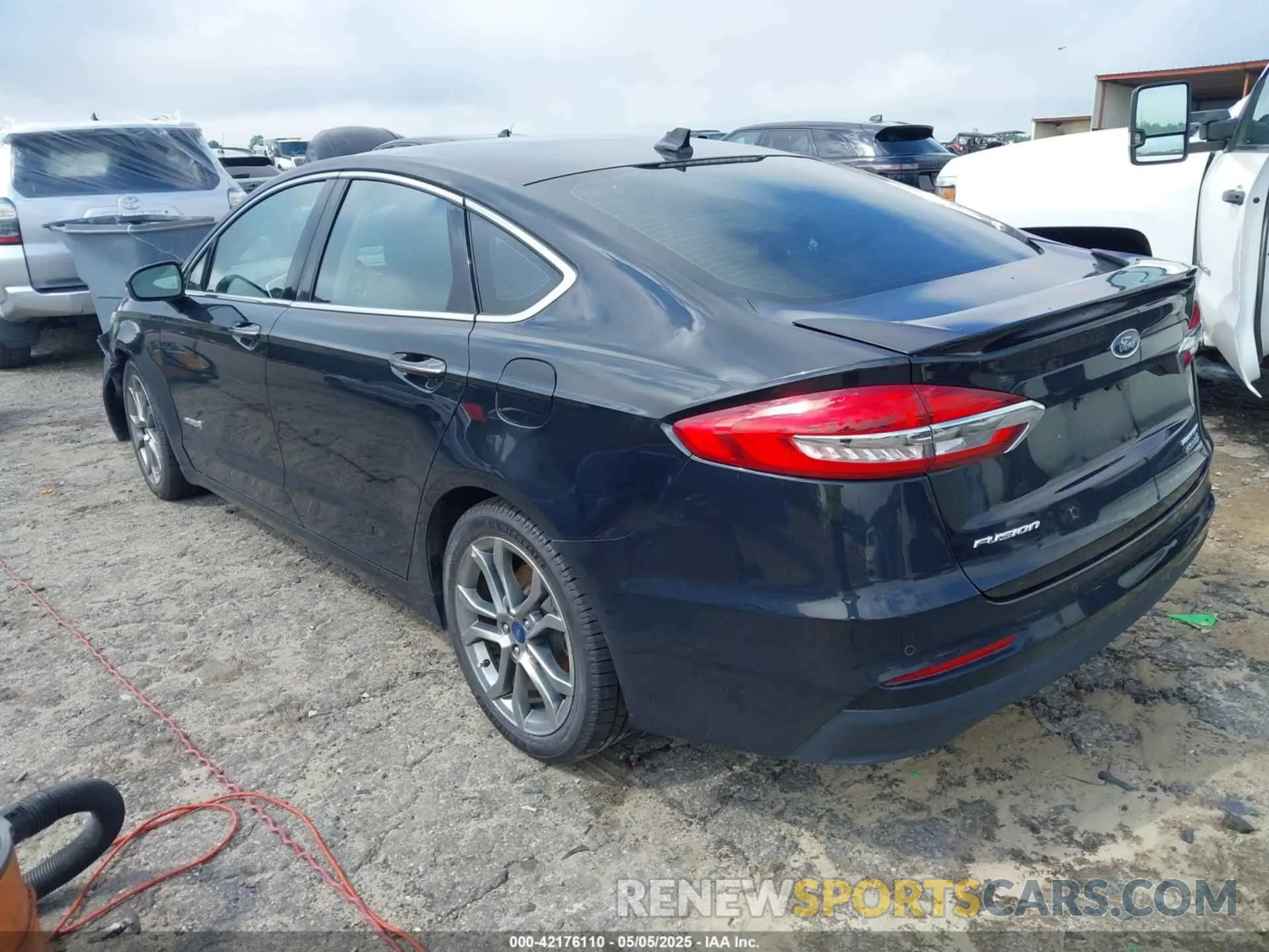 3 Фотография поврежденного автомобиля 3FA6P0RU7KR194482 FORD FUSION HYBRID 2019
