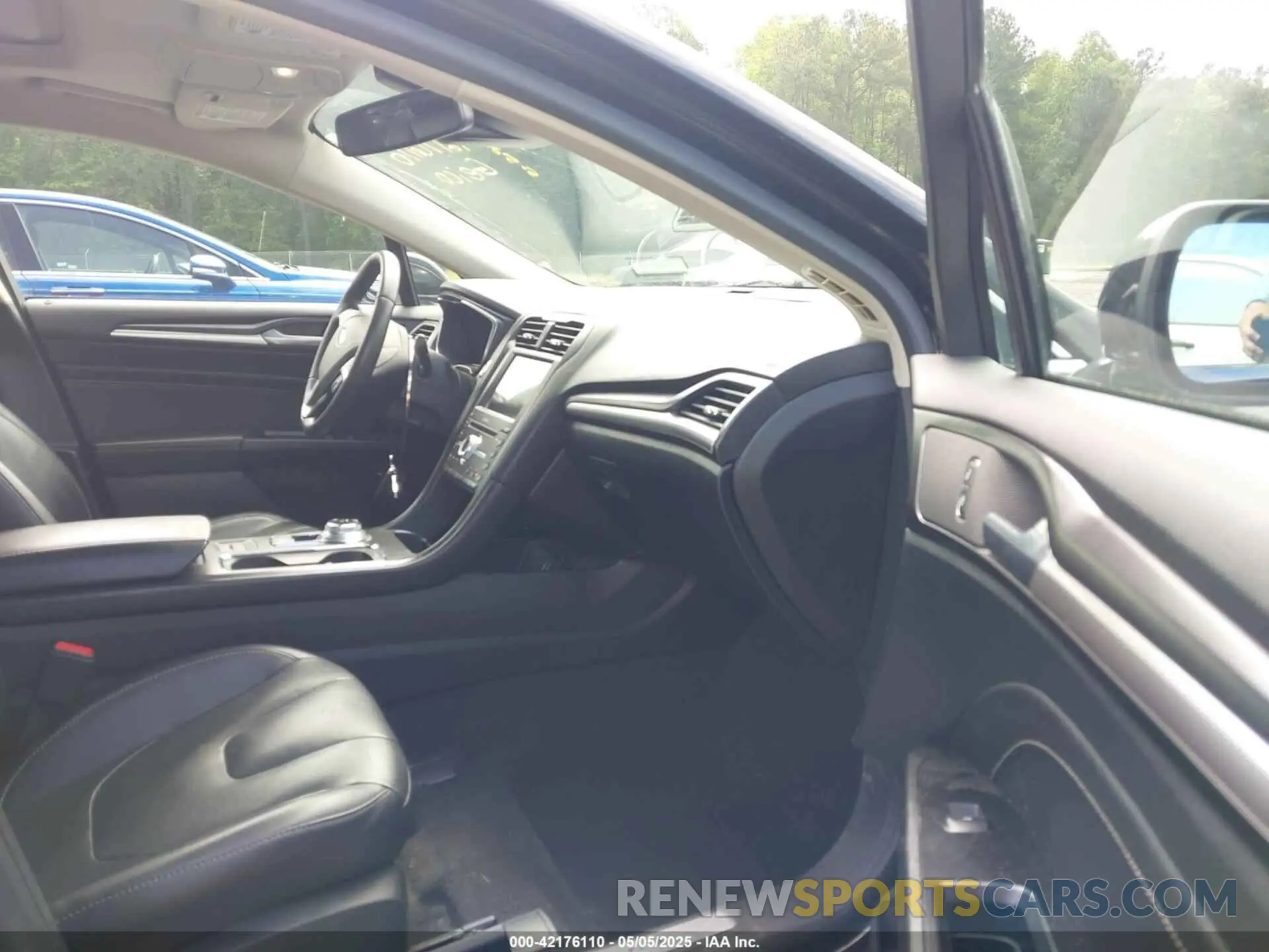 5 Фотография поврежденного автомобиля 3FA6P0RU7KR194482 FORD FUSION HYBRID 2019