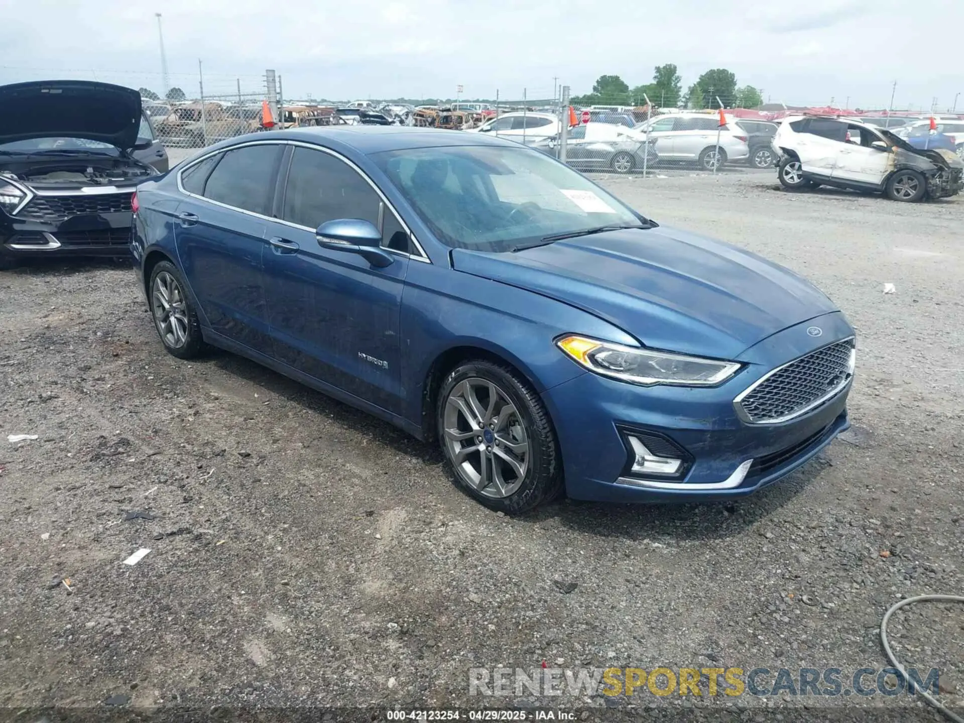 1 Фотография поврежденного автомобиля 3FA6P0RU9KR222508 FORD FUSION HYBRID 2019