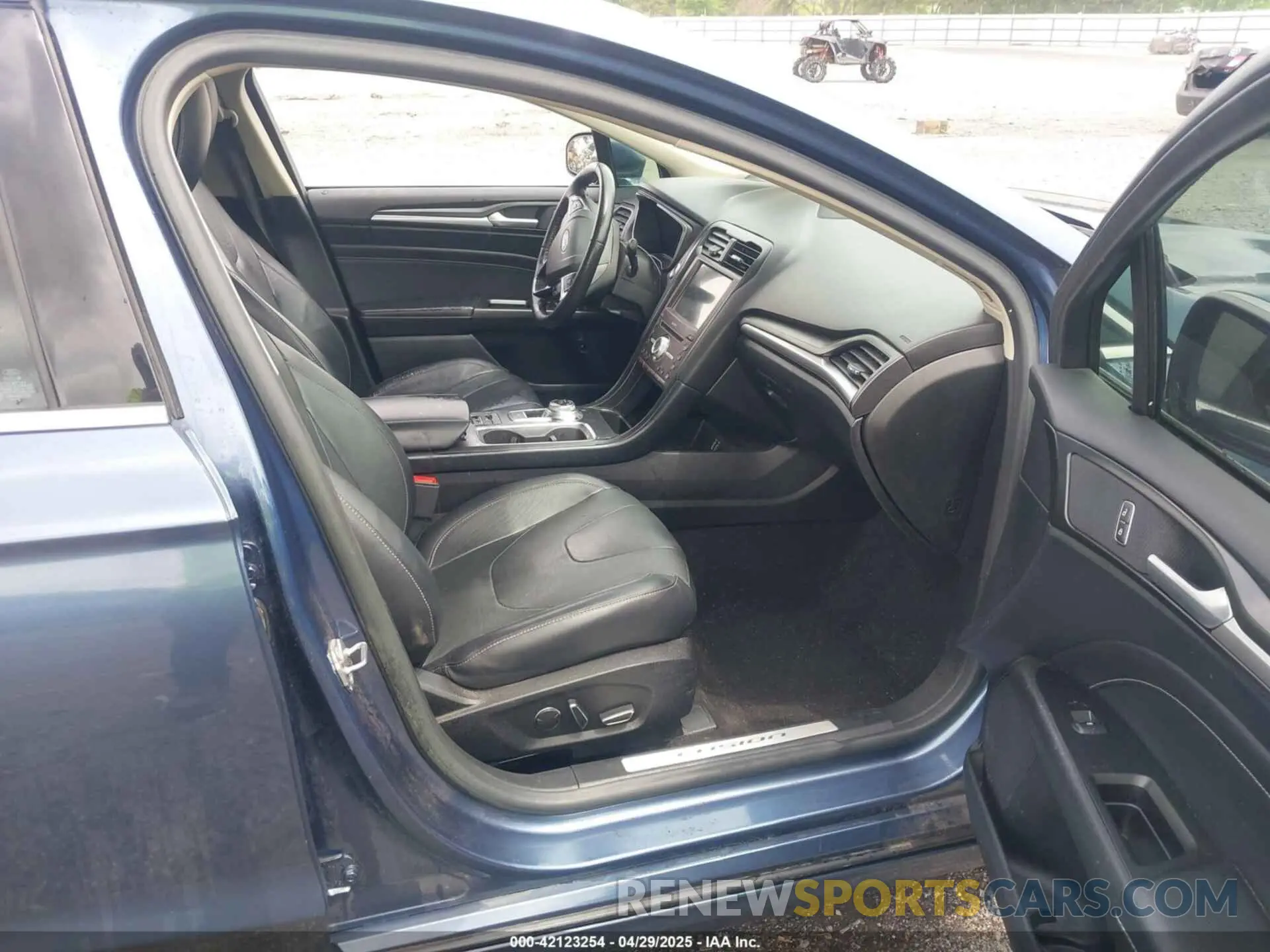 5 Фотография поврежденного автомобиля 3FA6P0RU9KR222508 FORD FUSION HYBRID 2019