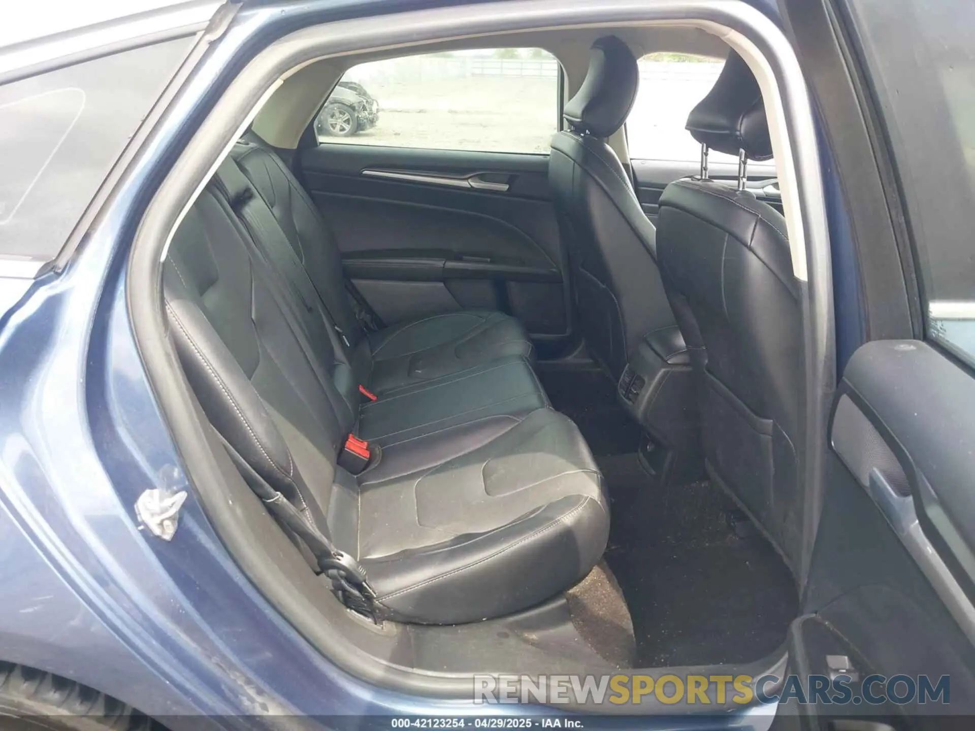8 Фотография поврежденного автомобиля 3FA6P0RU9KR222508 FORD FUSION HYBRID 2019