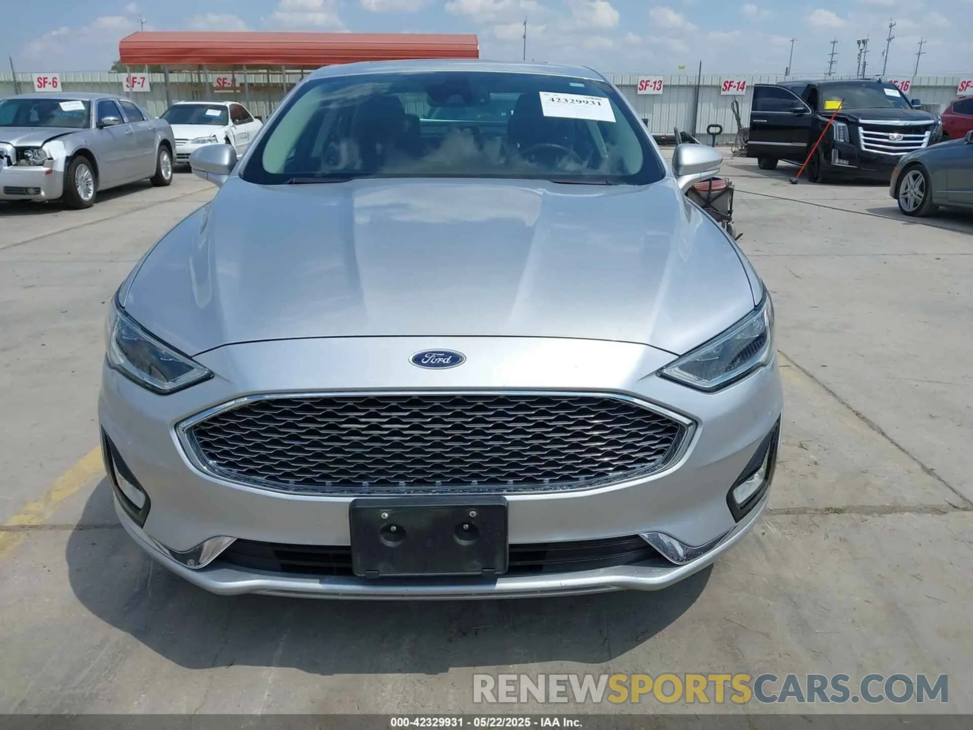 12 Photograph of a damaged car 3FA6P0RUXKR106430 FORD FUSION HYBRID 2019