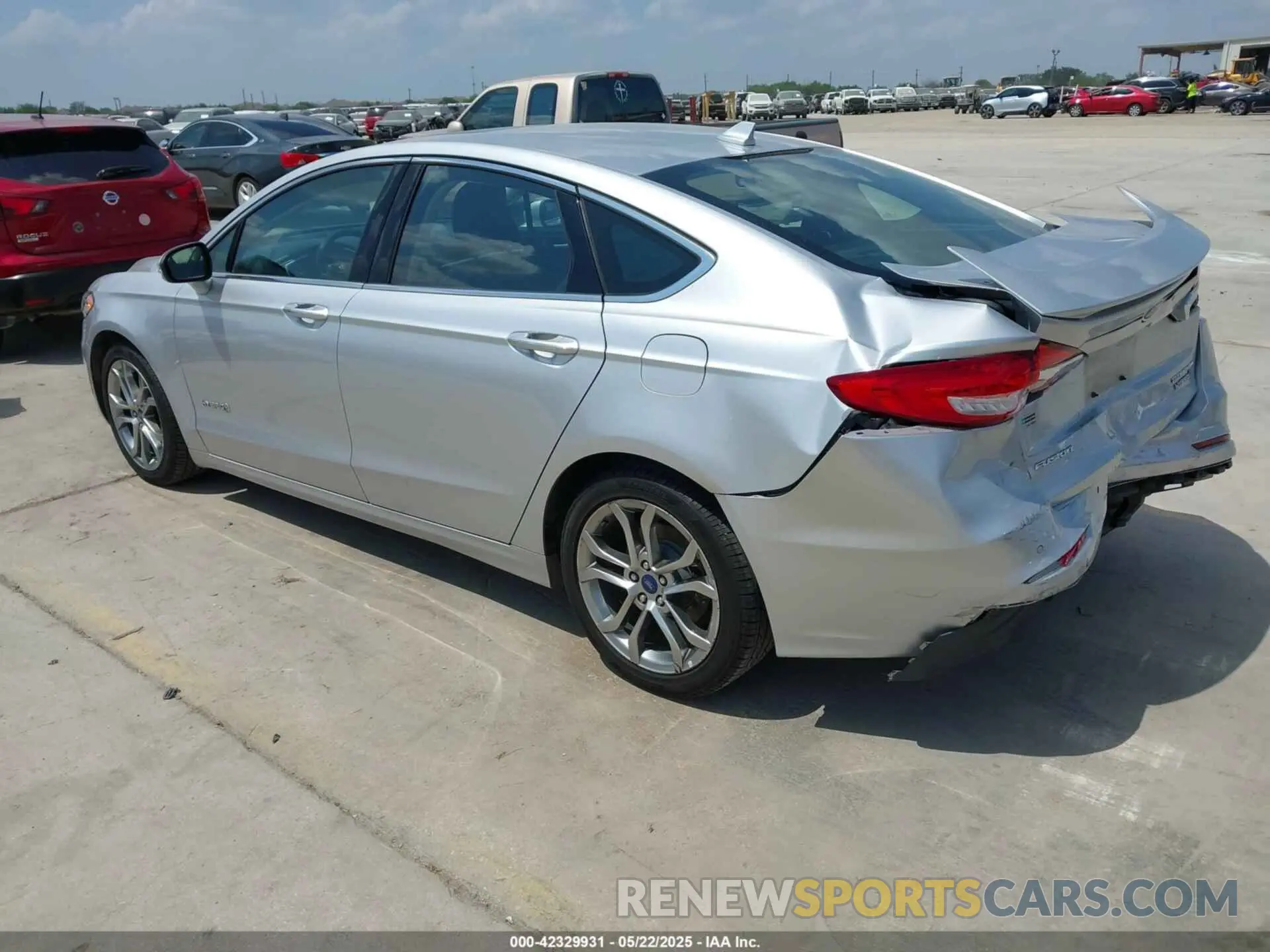 3 Photograph of a damaged car 3FA6P0RUXKR106430 FORD FUSION HYBRID 2019