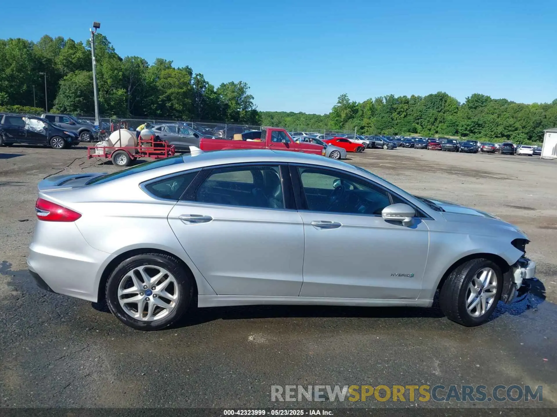 14 Photograph of a damaged car 3FA6P0RUXKR141565 FORD FUSION HYBRID 2019