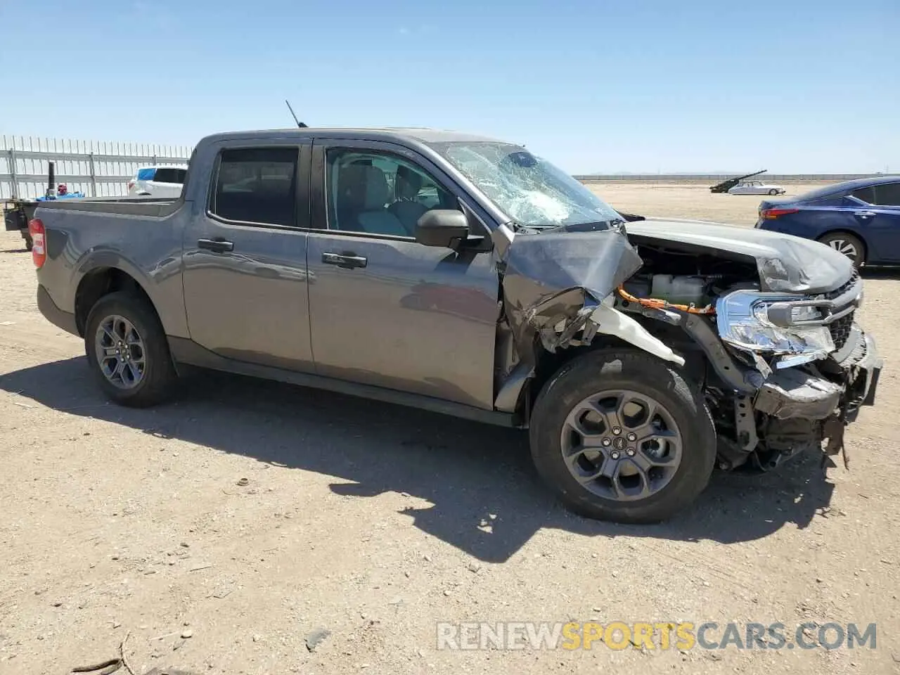 4 Photograph of a damaged car 3FTTW8E33NRA86246 FORD MAVERICK 2022