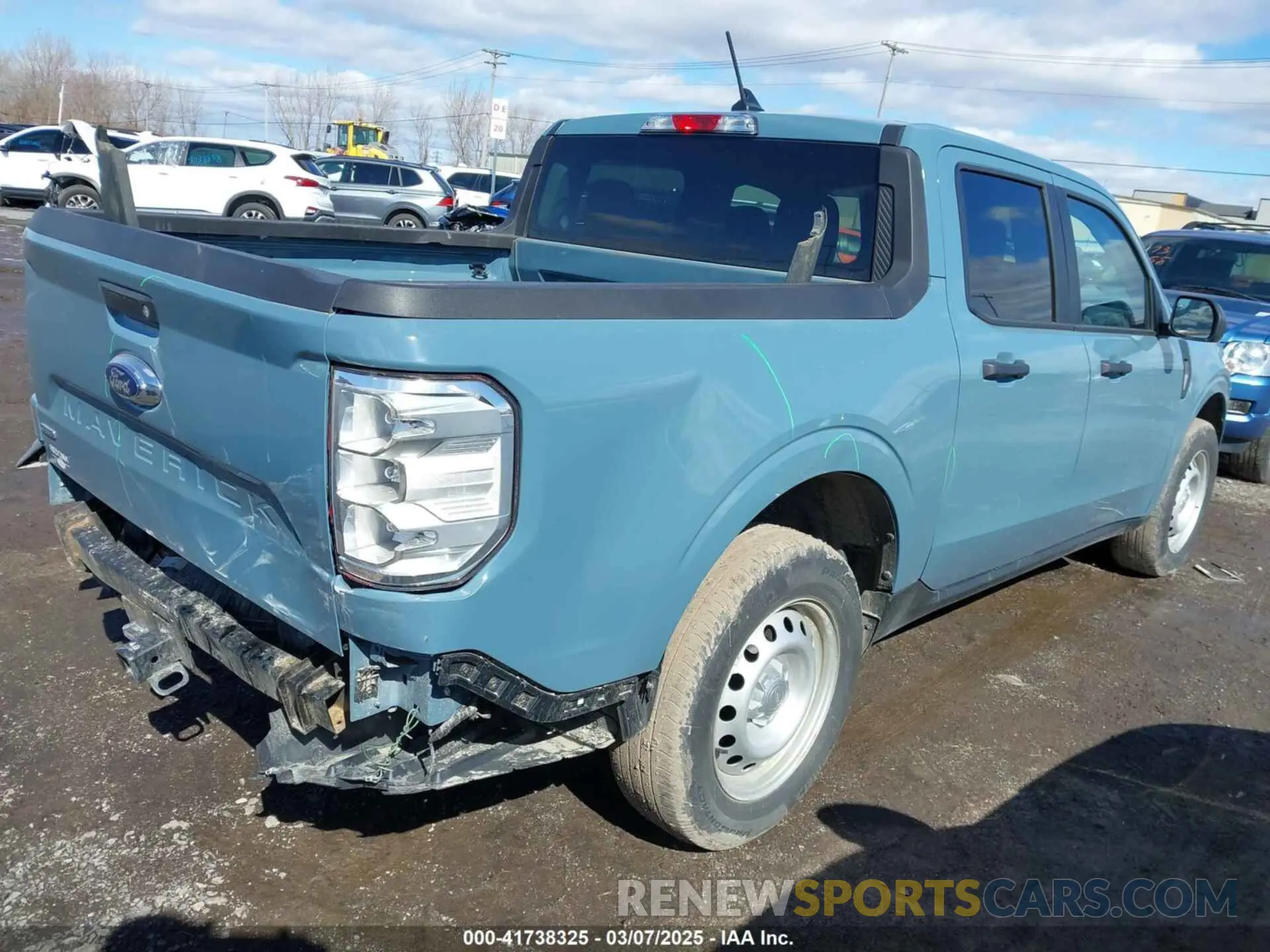 4 Photograph of a damaged car 3FTTW8E36NRA33167 FORD MAVERICK 2022