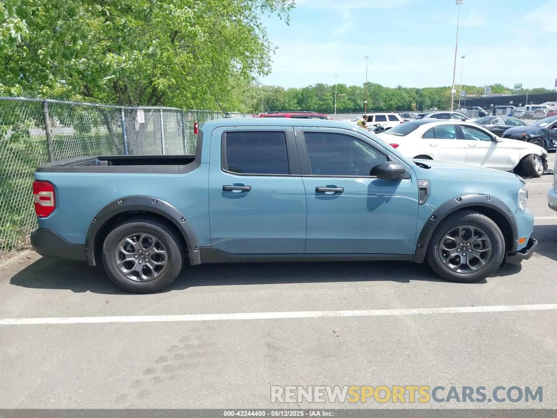 13 Photograph of a damaged car 3FTTW8E3XNRA97017 FORD MAVERICK 2022