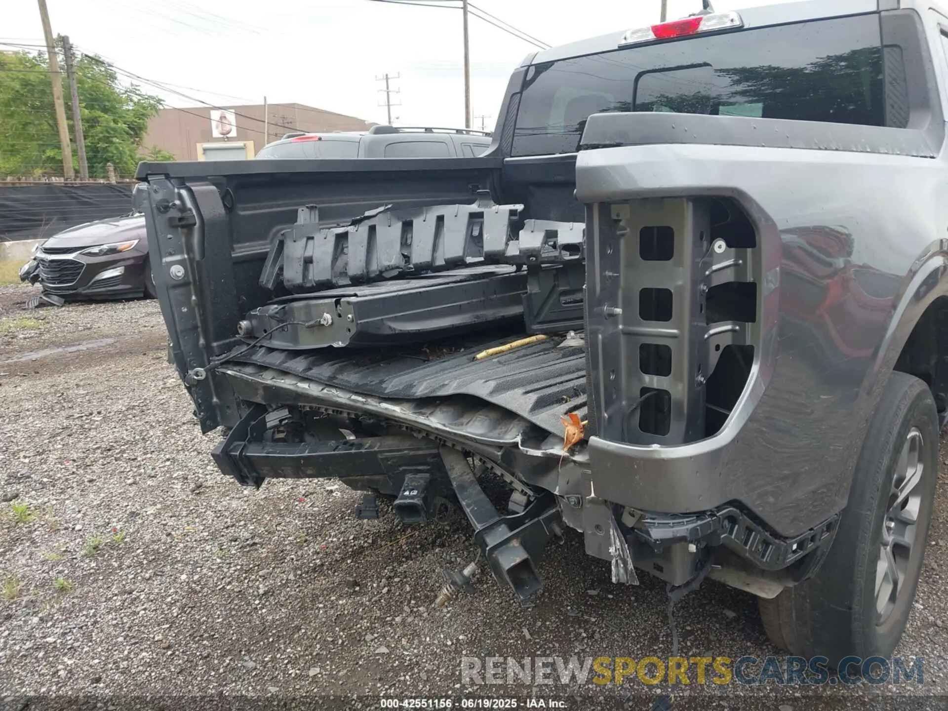 17 Photograph of a damaged car 3FTTW8E91NRA77453 FORD MAVERICK 2022